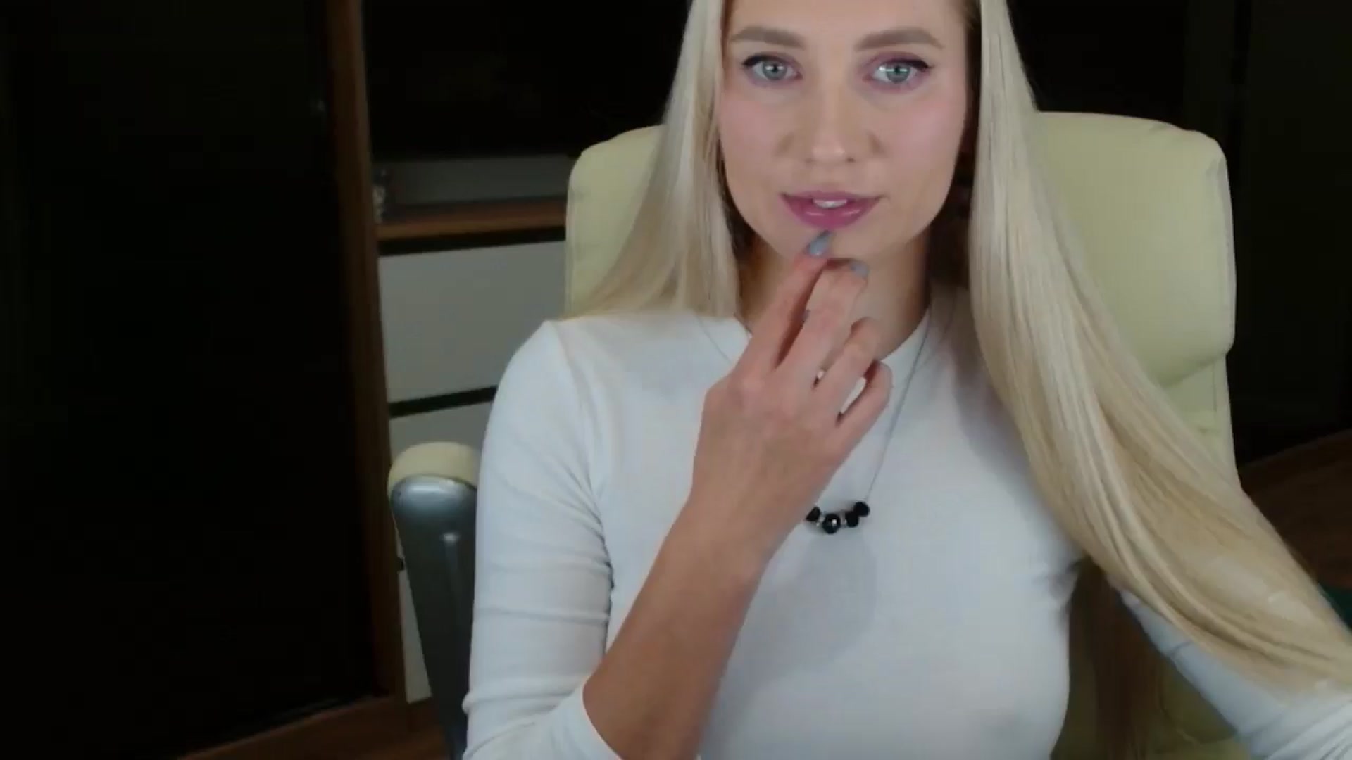 Gallery image thumbnail from Miss_Sylvia's myfreecams stream on, 10/18/2025, 18:22 image 4 of 20