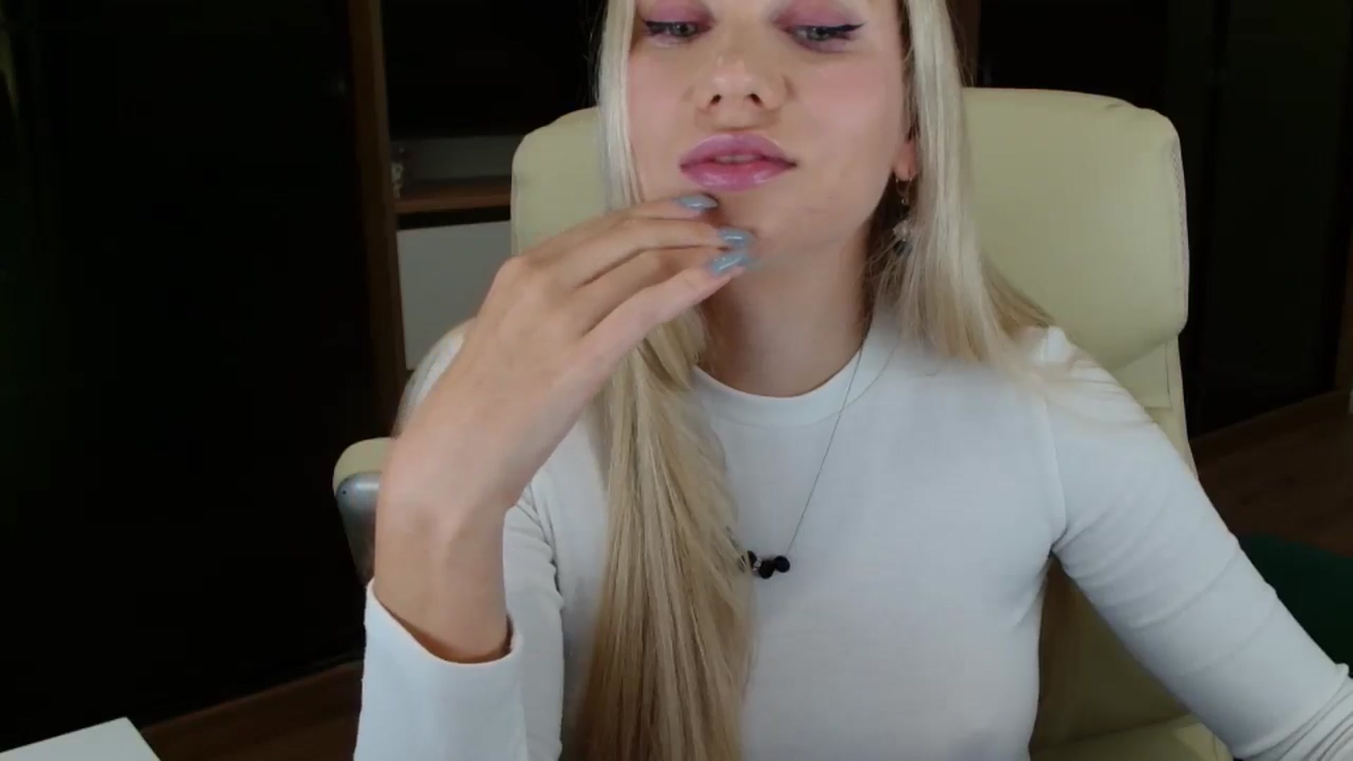 Gallery image thumbnail from Miss_Sylvia's myfreecams stream on, 10/18/2025, 20:30 image 20 of 20