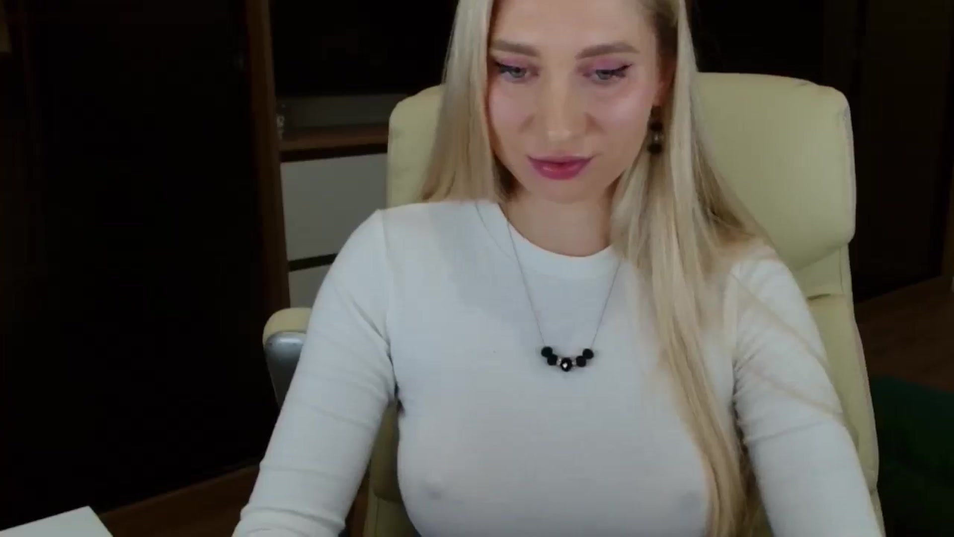 Gallery image thumbnail from Miss_Sylvia's myfreecams stream on, 10/18/2025, 20:30 image 11 of 20