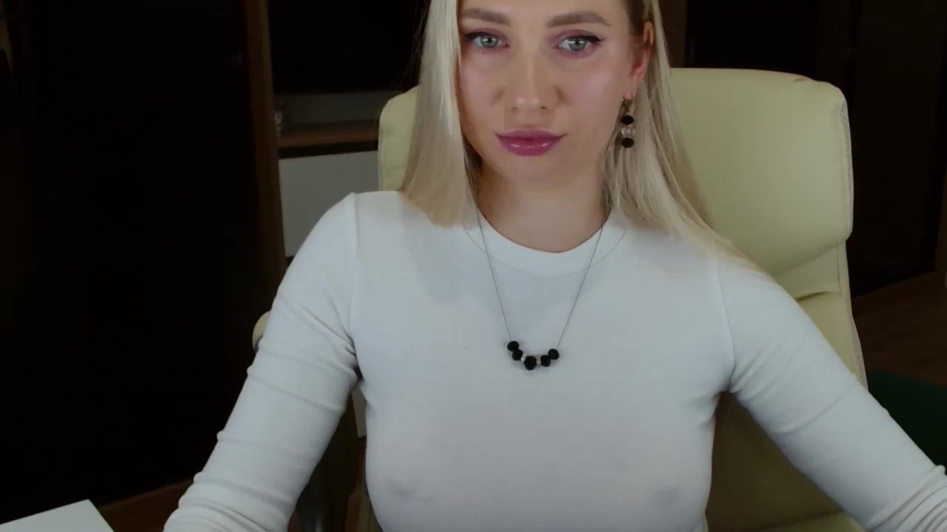 Gallery image thumbnail from Miss_Sylvia's myfreecams stream on, 10/18/2025, 20:30 image 6 of 20