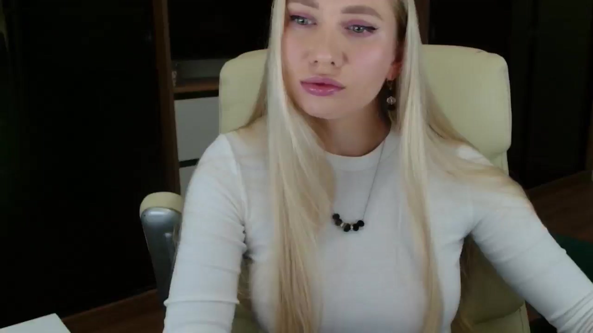 Gallery image thumbnail from Miss_Sylvia's myfreecams stream on, 10/18/2025, 20:30 image 1 of 20