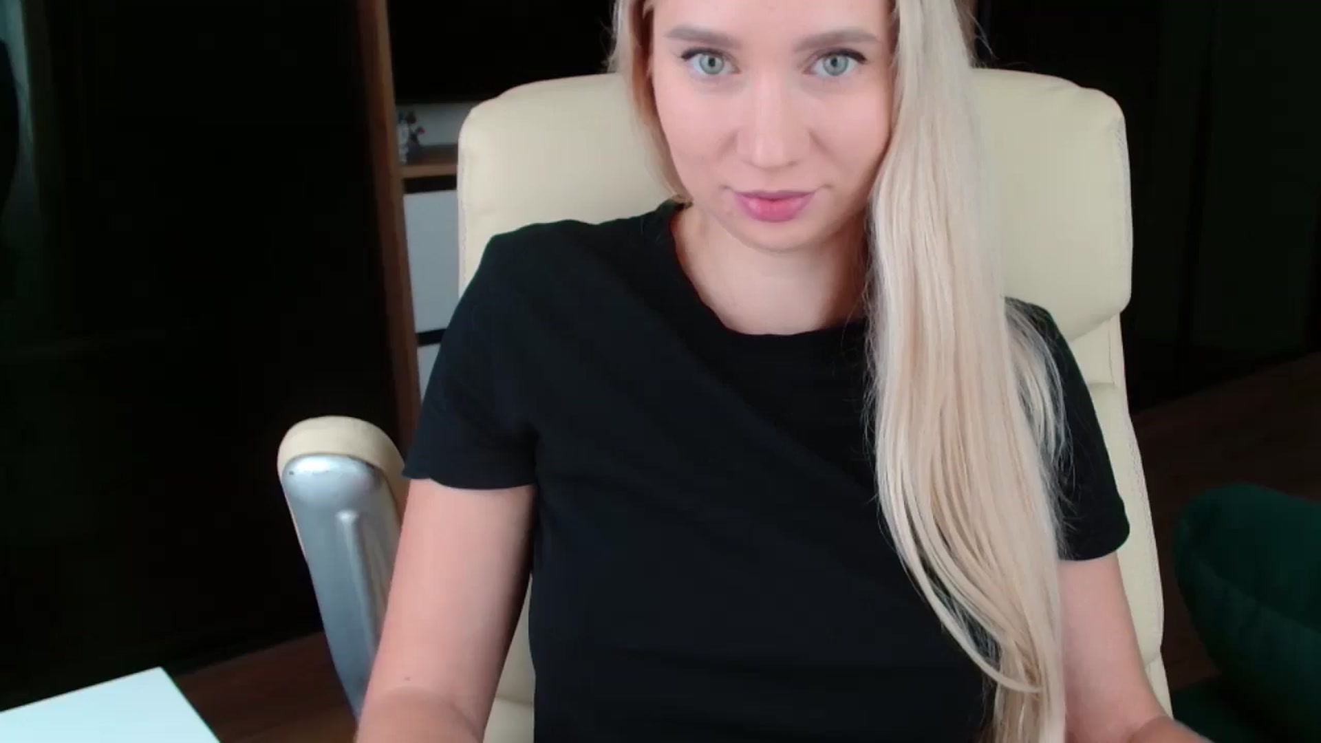 Gallery image thumbnail from Miss_Sylvia's myfreecams stream on, 10/23/2025, 12:21 image 13 of 20
