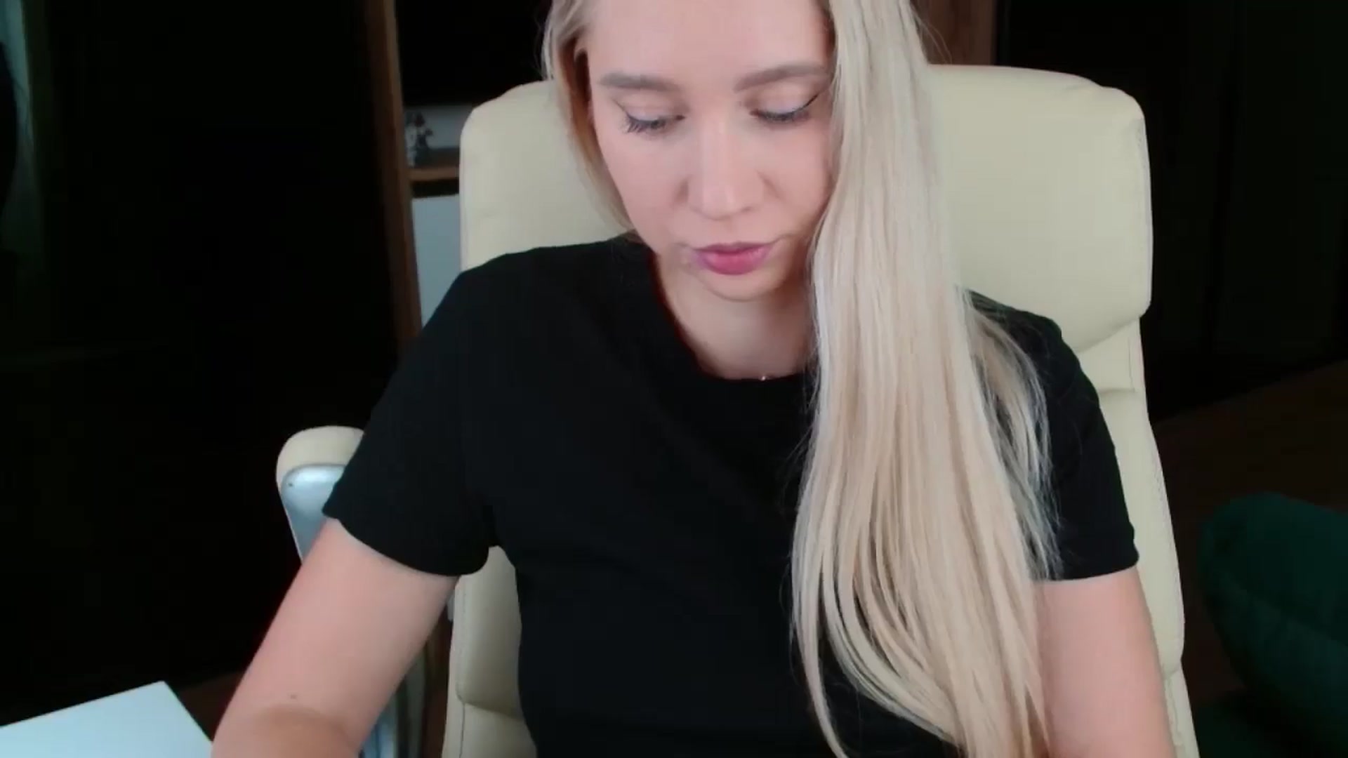 Gallery image thumbnail from Miss_Sylvia's myfreecams stream on, 10/23/2025, 12:21 image 17 of 20