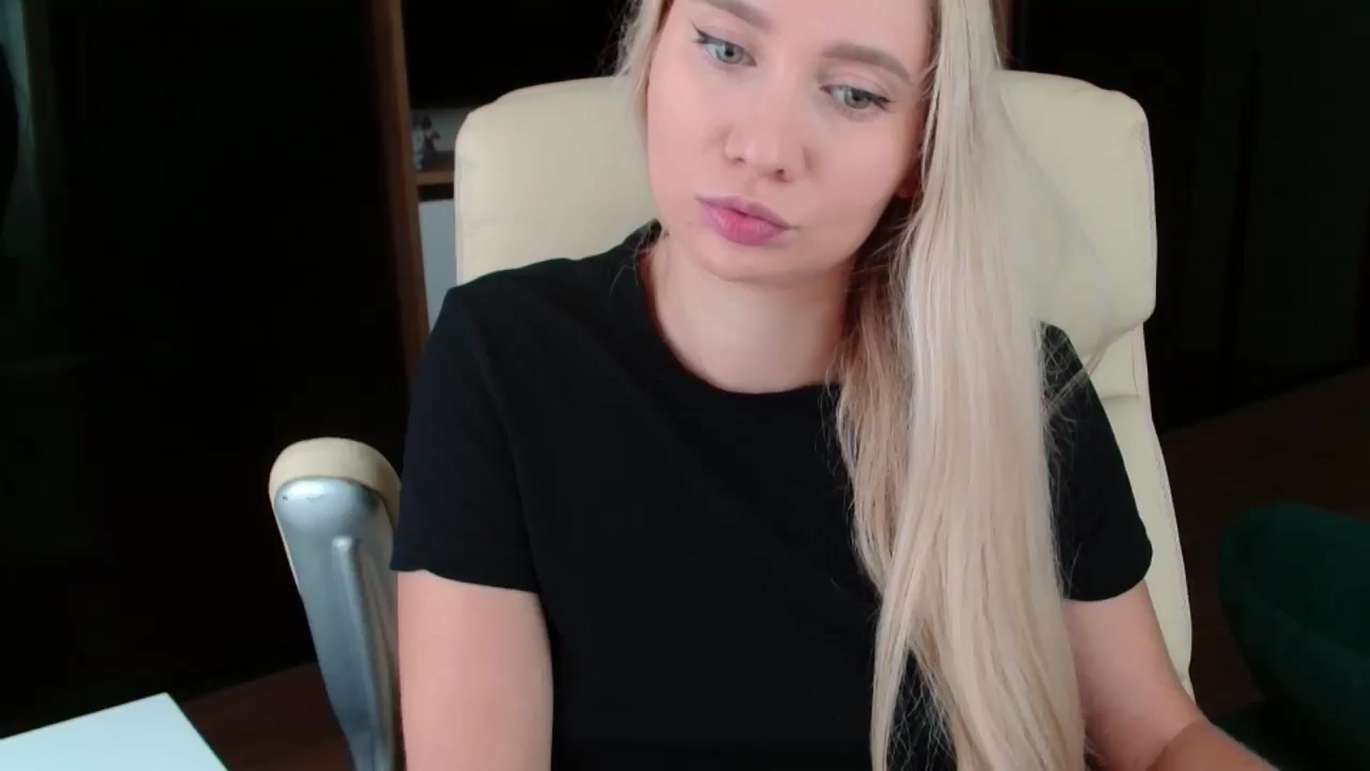 Gallery image thumbnail from Miss_Sylvia's myfreecams stream on, 10/23/2025, 13:33 image 4 of 20