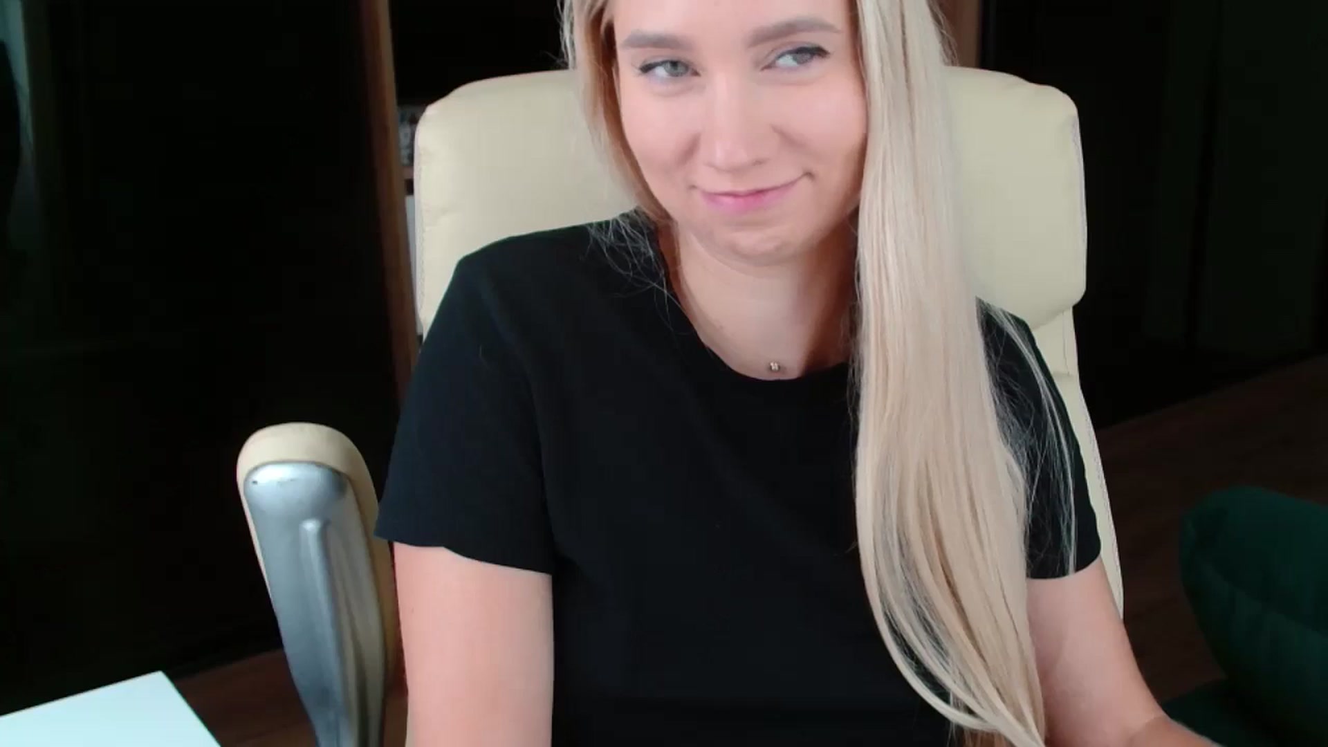 Gallery image thumbnail from Miss_Sylvia's myfreecams stream on, 10/23/2025, 13:33 image 7 of 20