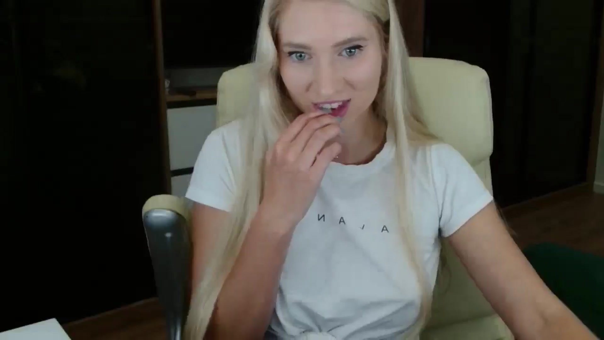 Gallery image thumbnail from Miss_Sylvia's myfreecams stream on, 10/24/2025, 15:16 image 19 of 20