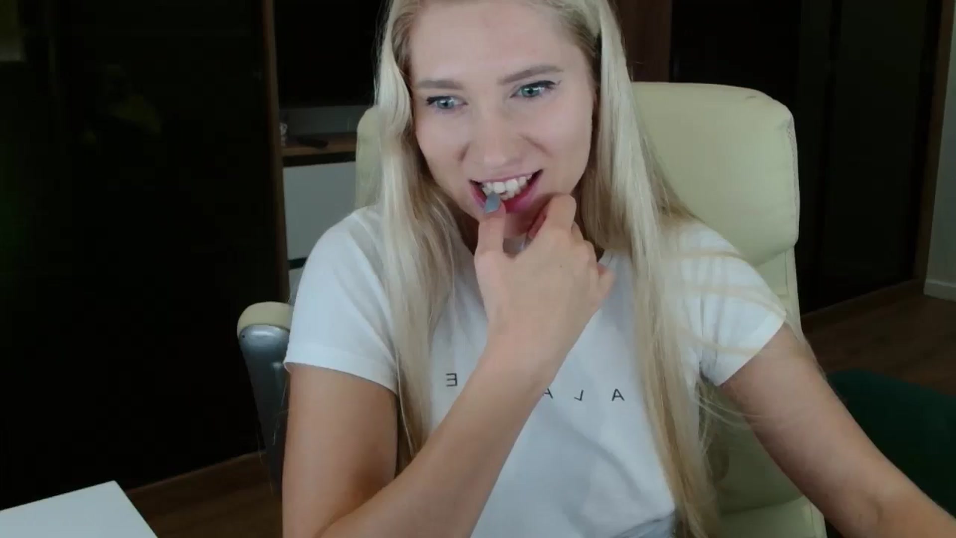 Gallery image thumbnail from Miss_Sylvia's myfreecams stream on, 10/24/2025, 17:43 image 16 of 20