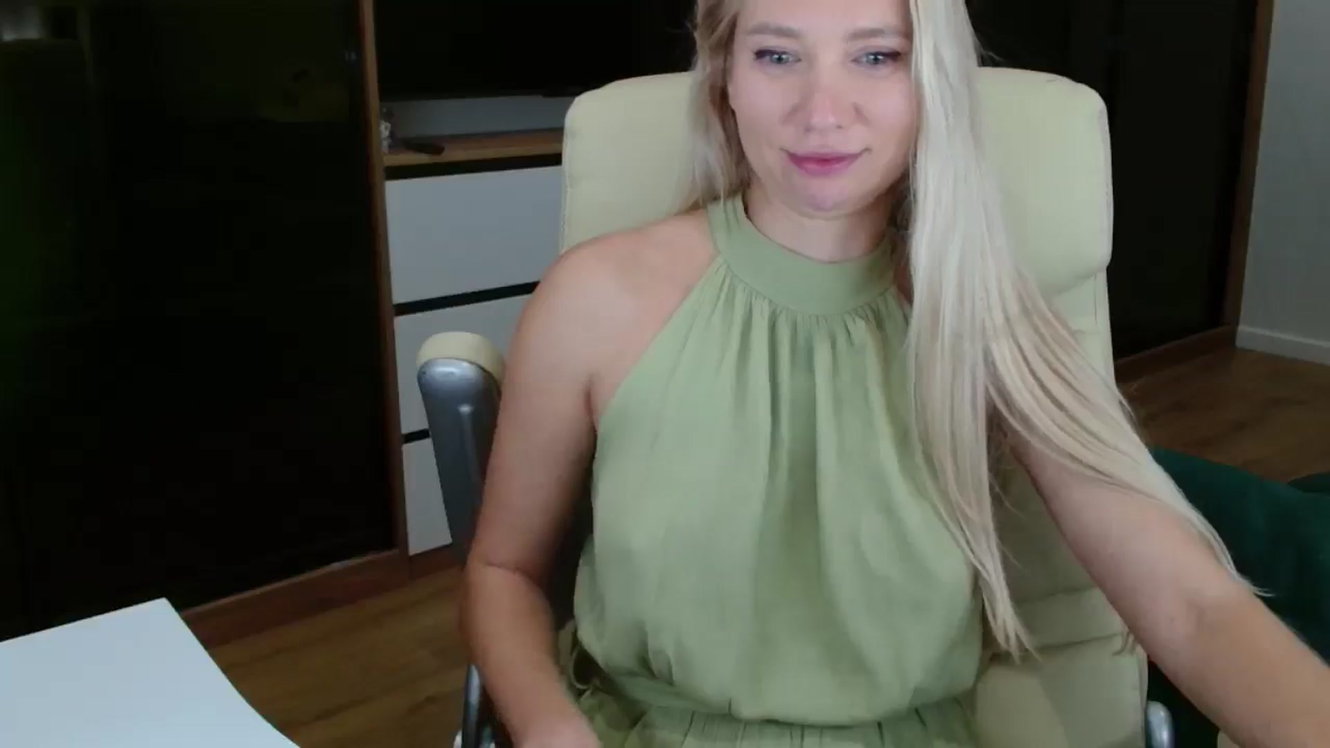 Gallery image thumbnail from Miss_Sylvia's myfreecams stream on, 10/25/2025, 18:18 image 19 of 20