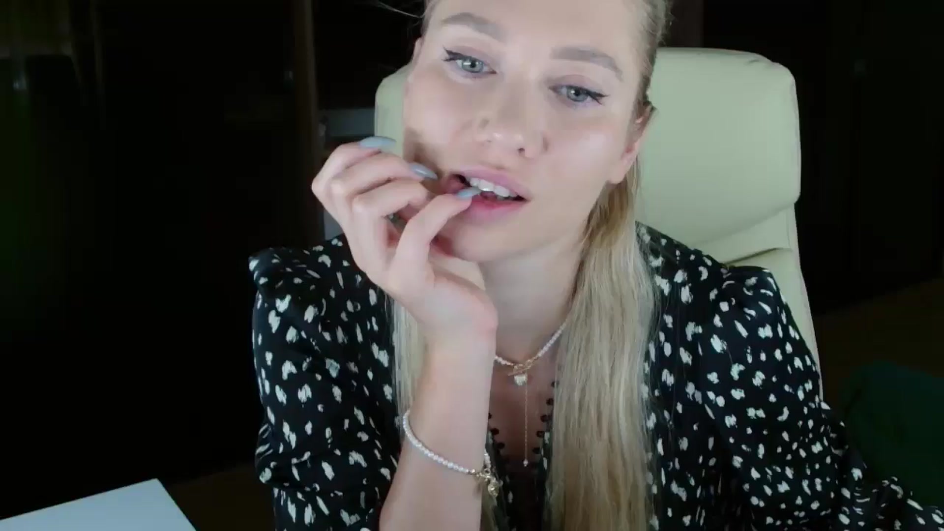 Gallery image thumbnail from Miss_Sylvia's myfreecams stream on, 10/26/2025, 15:45 image 16 of 20