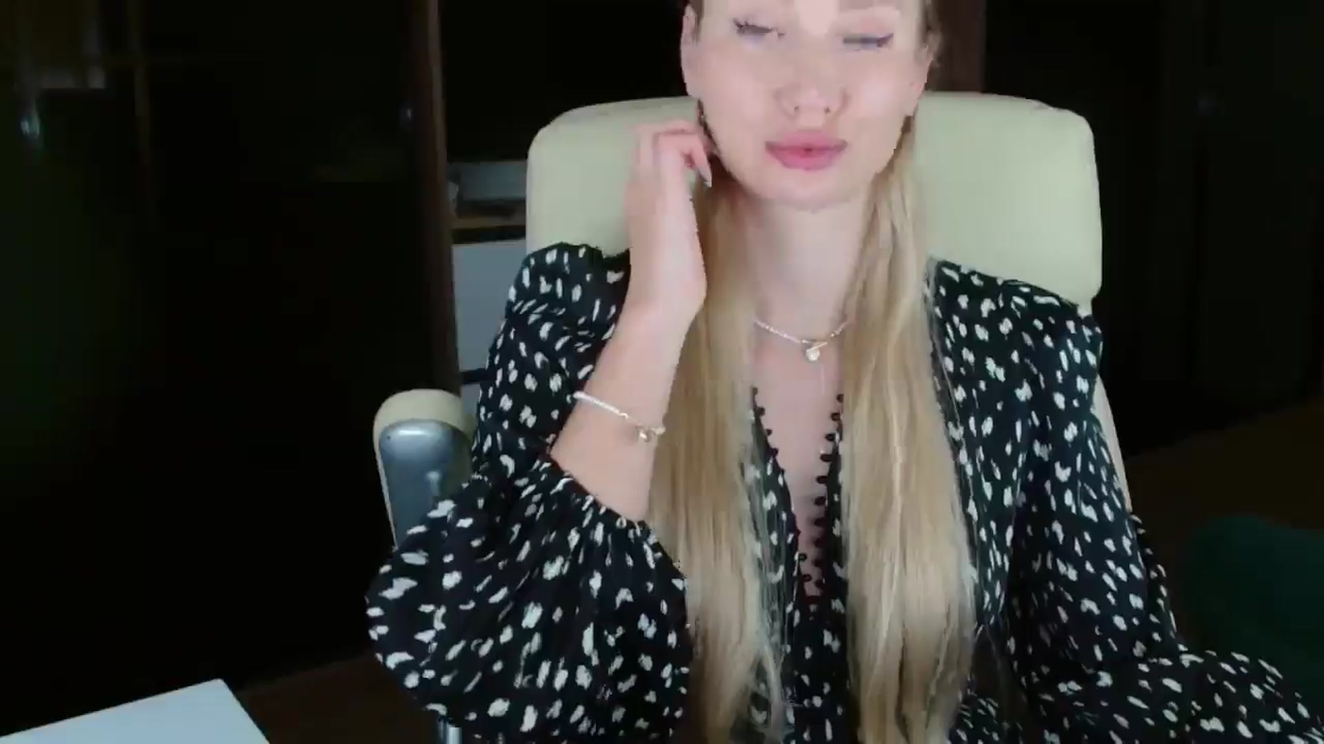 Gallery image thumbnail from Miss_Sylvia's myfreecams stream on, 10/26/2025, 17:38 image 3 of 20