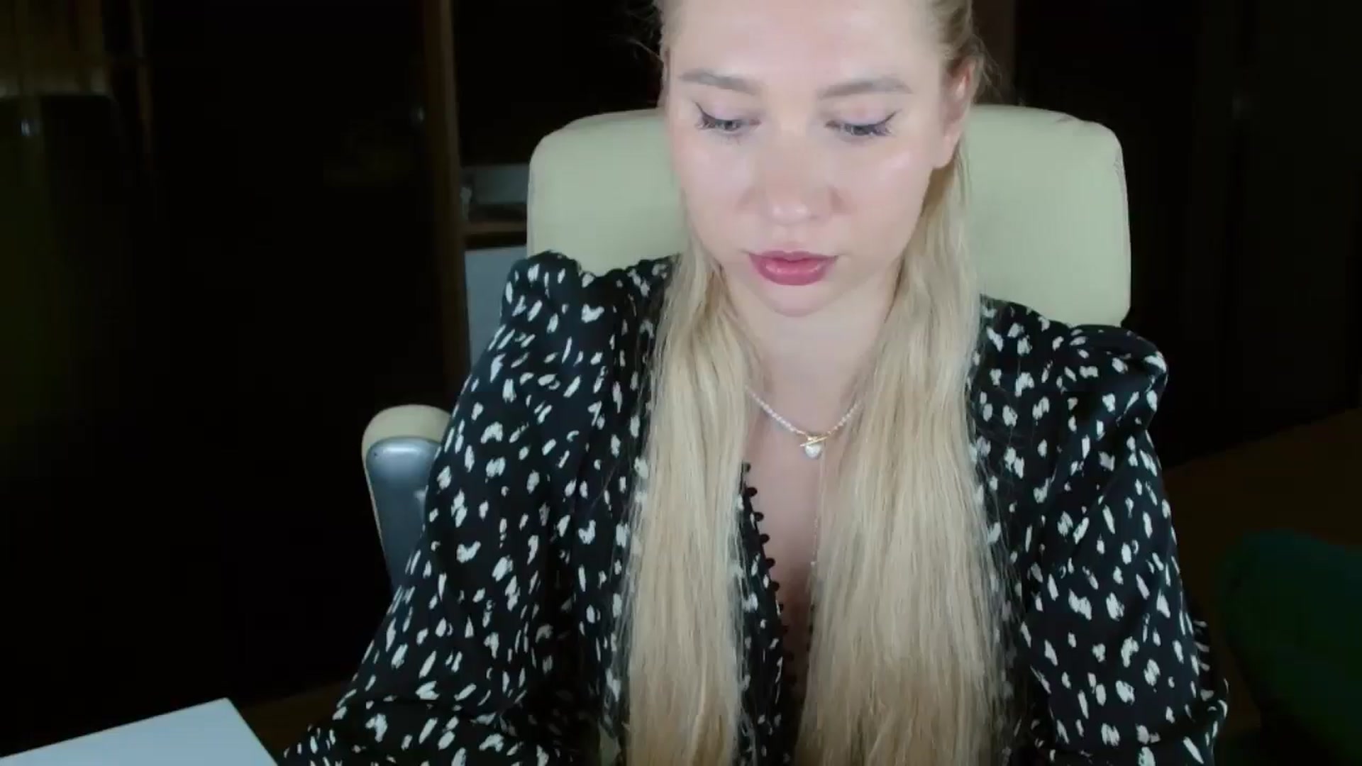 Gallery image thumbnail from Miss_Sylvia's myfreecams stream on, 10/26/2025, 17:38 image 12 of 20