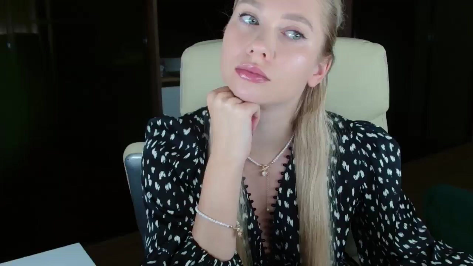 Gallery image thumbnail from Miss_Sylvia's myfreecams stream on, 10/26/2025, 17:38 image 14 of 20