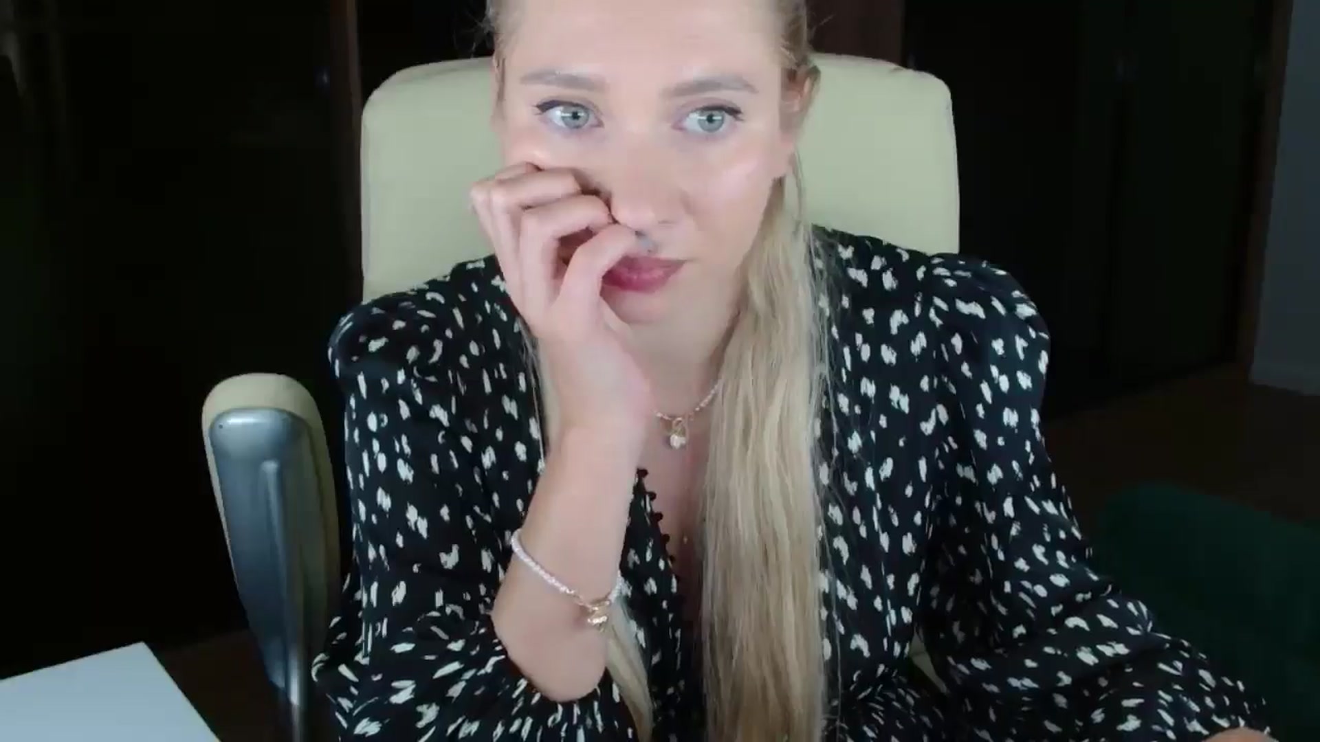 Gallery image thumbnail from Miss_Sylvia's myfreecams stream on, 10/26/2025, 19:15 image 17 of 20