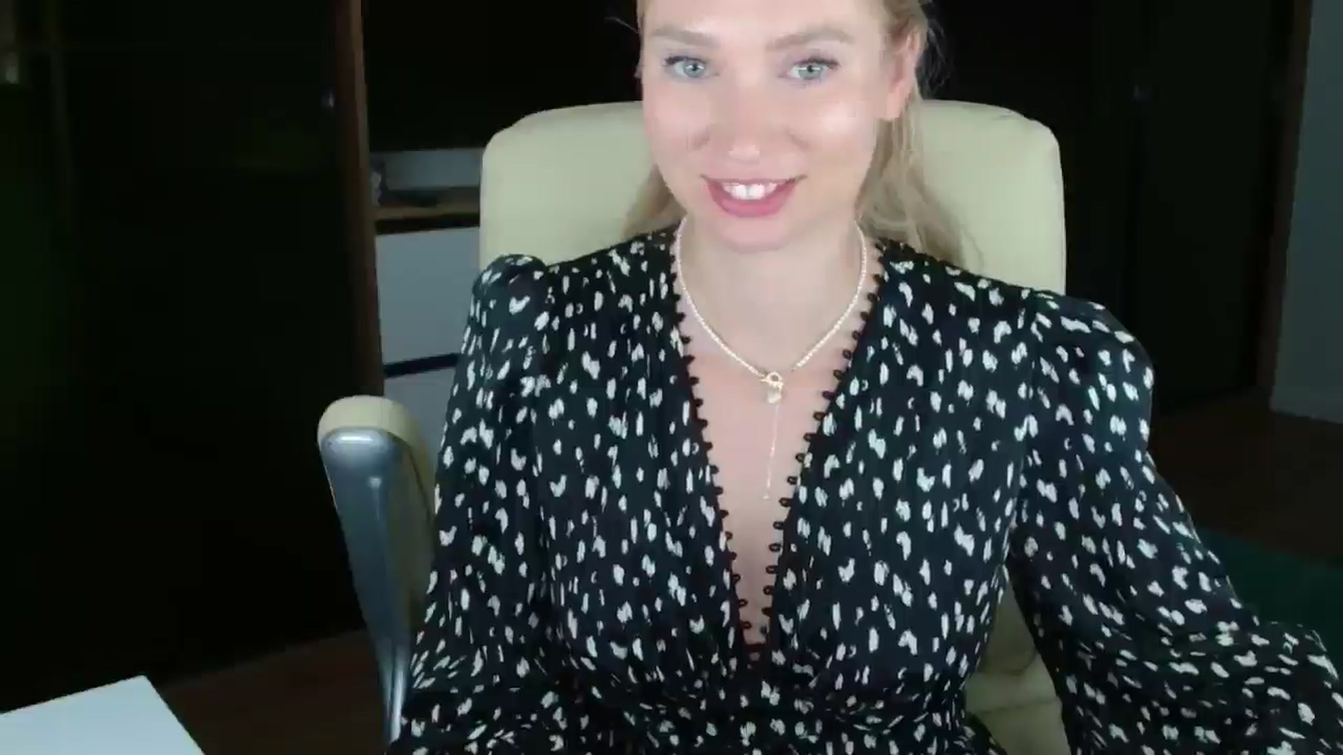 Gallery image thumbnail from Miss_Sylvia's myfreecams stream on, 10/26/2025, 19:53 image 8 of 20