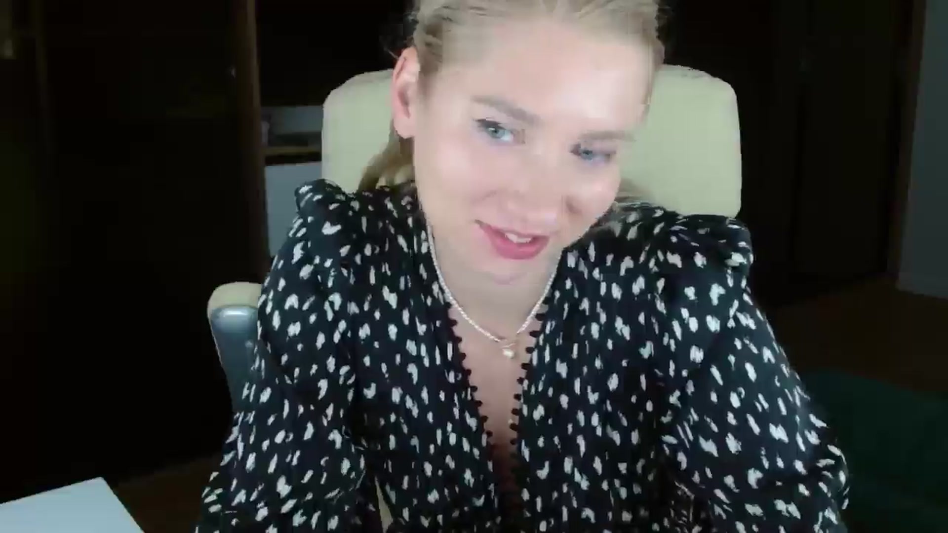 Gallery image thumbnail from Miss_Sylvia's myfreecams stream on, 10/26/2025, 19:53 image 12 of 20