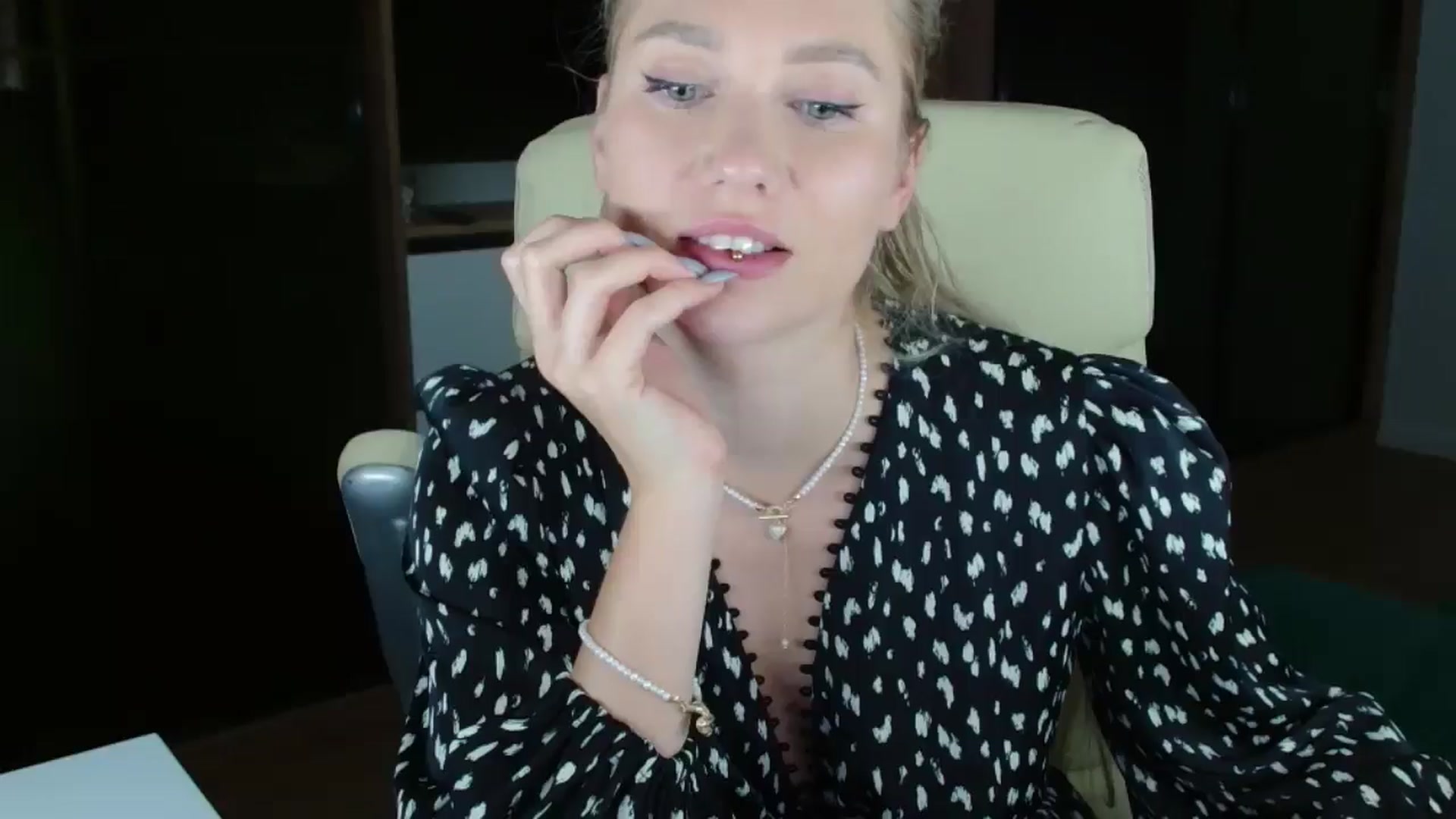 Gallery image thumbnail from Miss_Sylvia's myfreecams stream on, 10/26/2025, 19:53 image 9 of 20