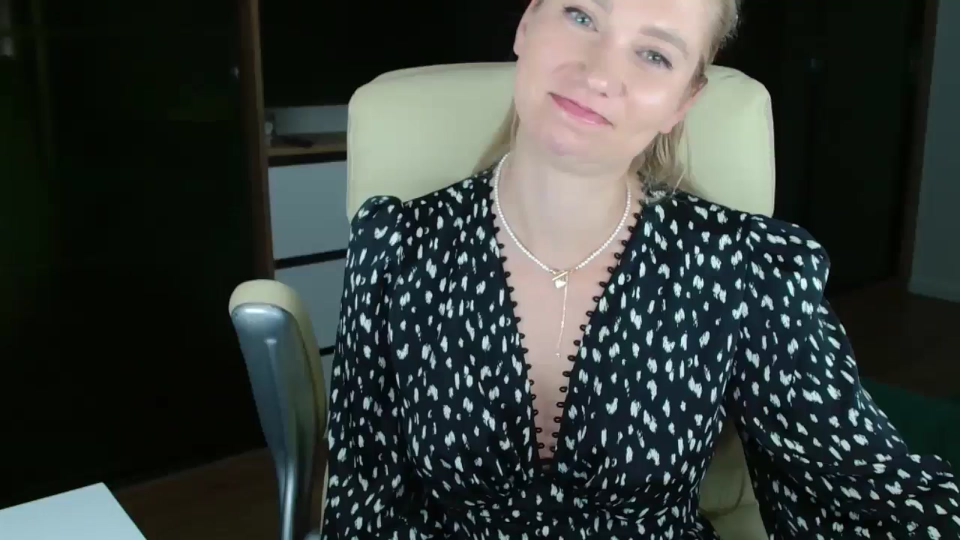 Gallery image thumbnail from Miss_Sylvia's myfreecams stream on, 10/26/2025, 19:53 image 4 of 20