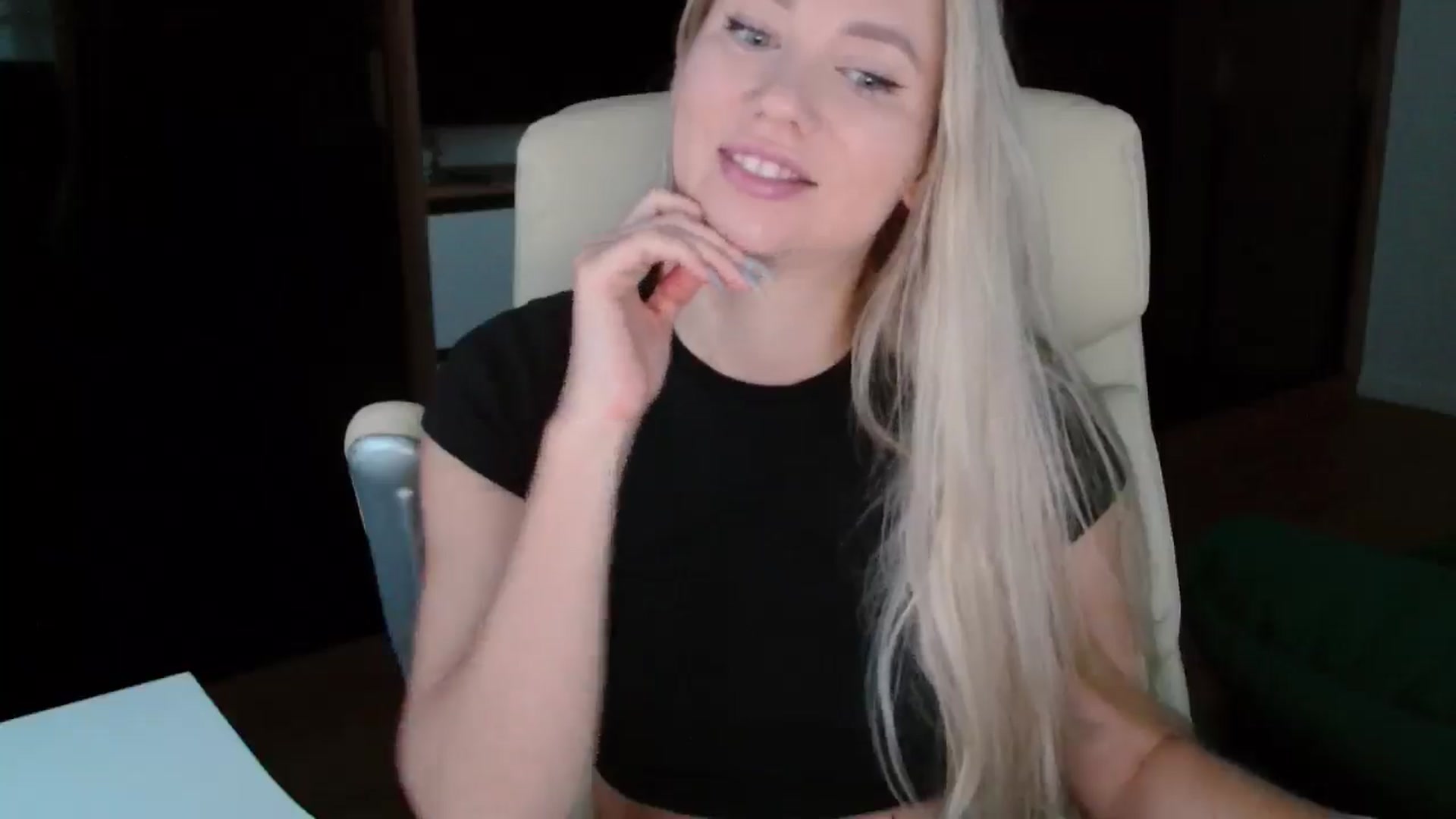 Gallery image thumbnail from Miss_Sylvia's myfreecams stream on, 10/27/2025, 15:33 image 14 of 20