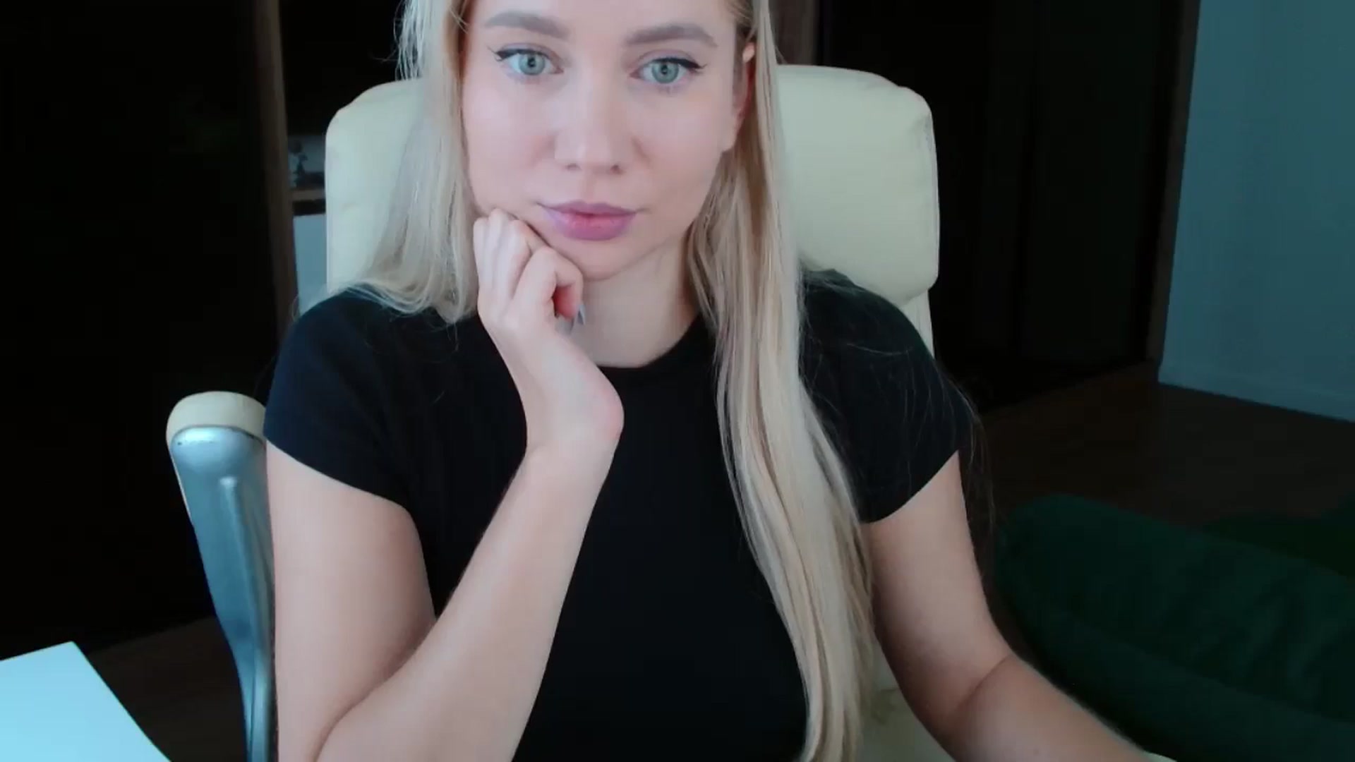 Gallery image thumbnail from Miss_Sylvia's myfreecams stream on, 10/27/2025, 15:33 image 4 of 20