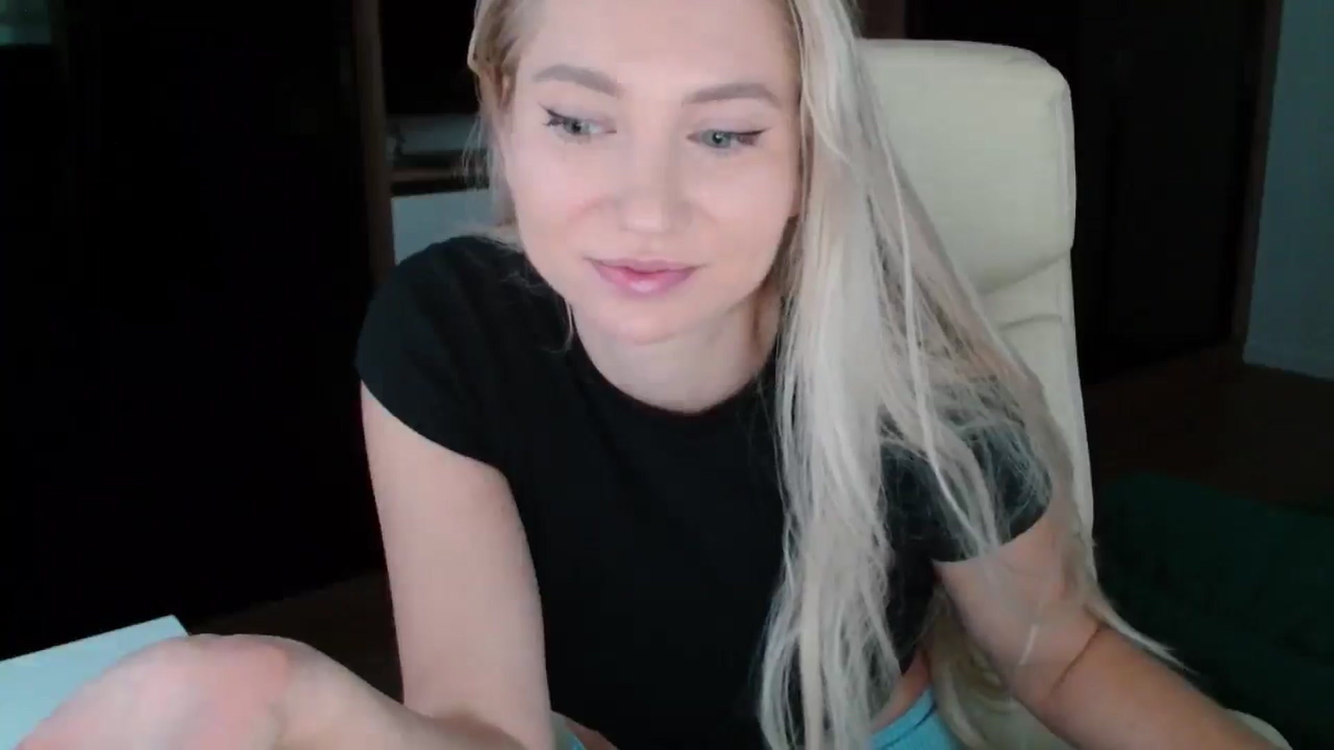 Gallery image thumbnail from Miss_Sylvia's myfreecams stream on, 10/27/2025, 15:33 image 13 of 20