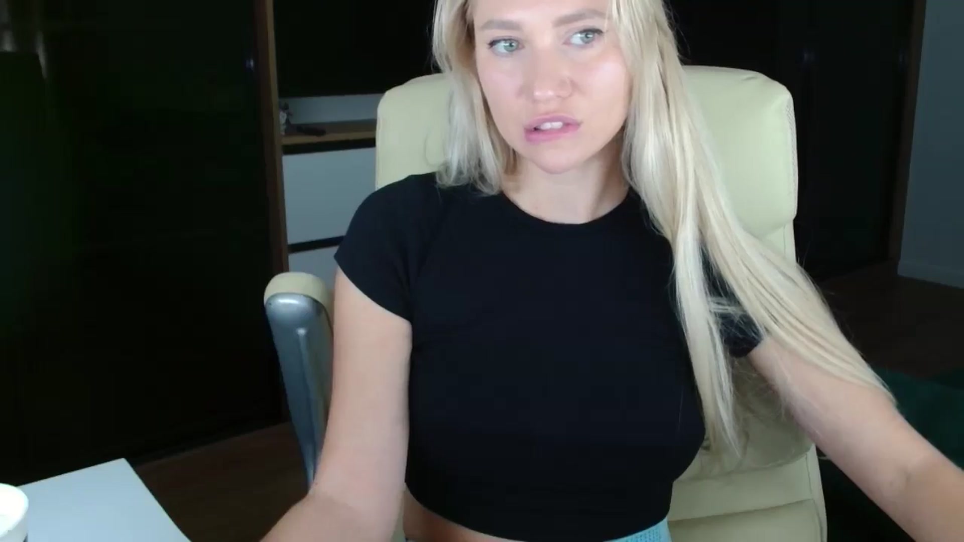 Gallery image thumbnail from Miss_Sylvia's myfreecams stream on, 10/27/2025, 16:21 image 4 of 20