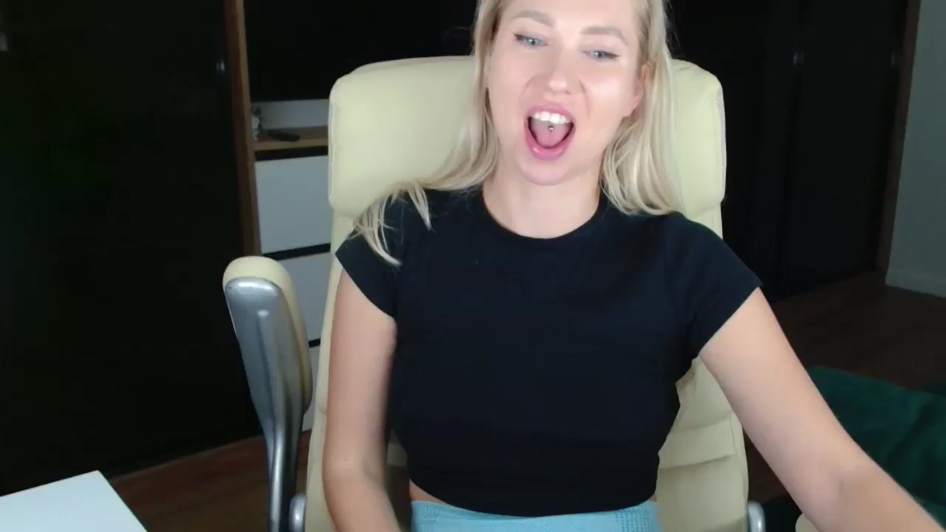 Gallery image thumbnail from Miss_Sylvia's myfreecams stream on, 10/27/2025, 18:58 image 7 of 20