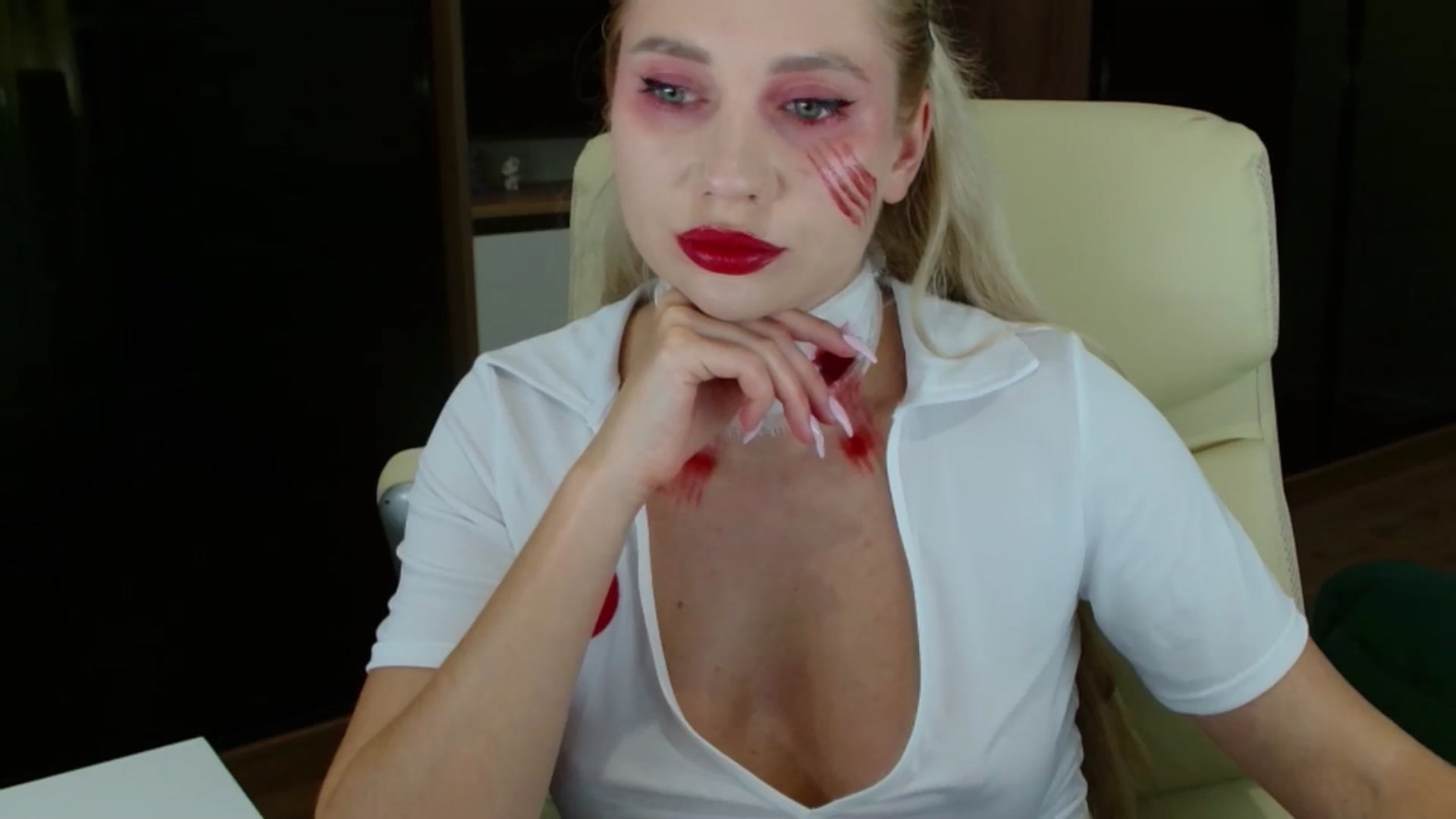 Gallery image thumbnail from Miss_Sylvia's myfreecams stream on, 10/30/2025, 20:02 image 18 of 20