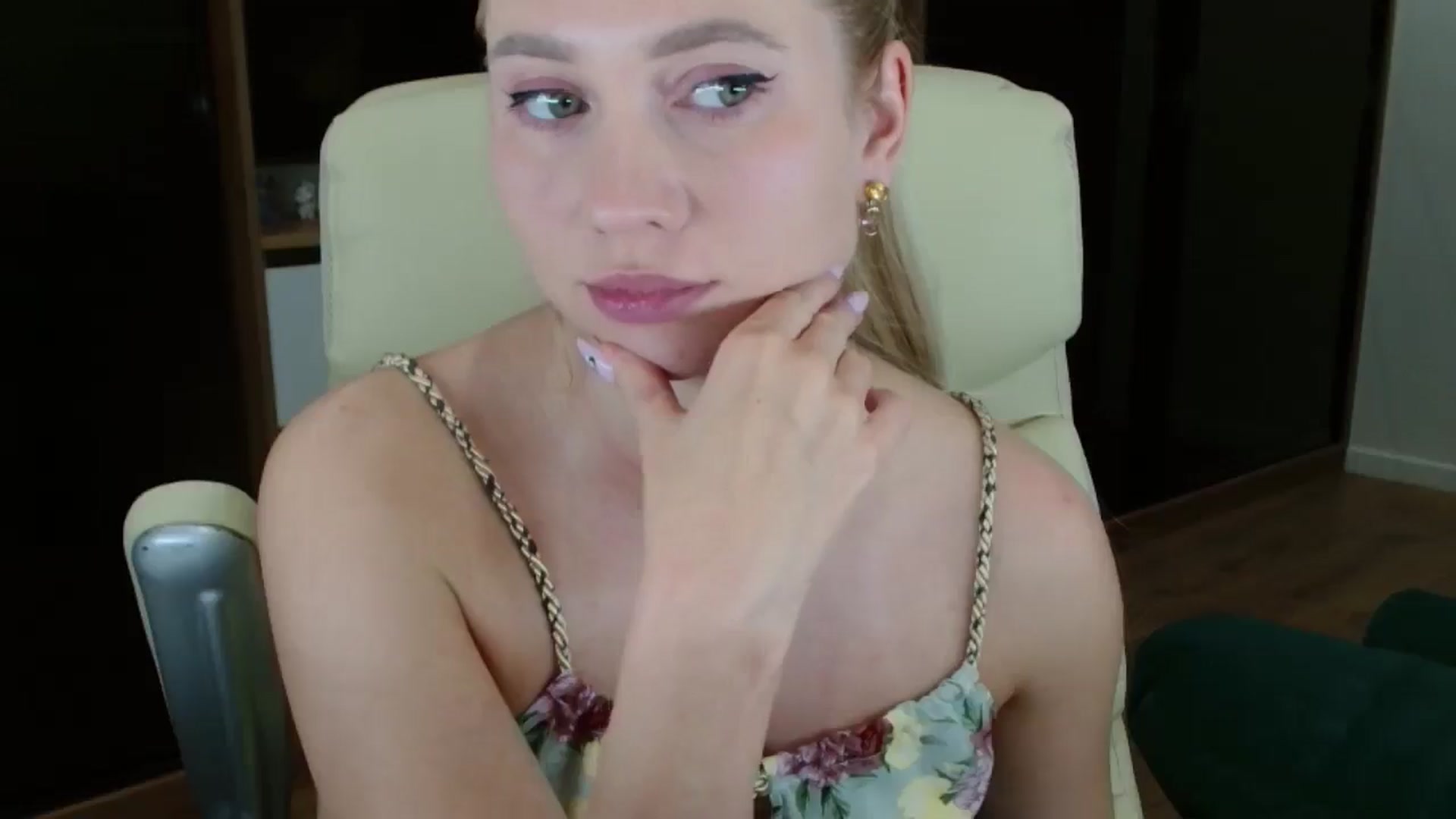 Gallery image thumbnail from Miss_Sylvia's myfreecams stream on, 11/01/2025, 21:32 image 17 of 20