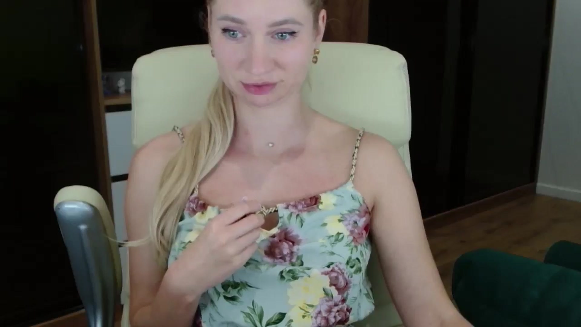 Gallery image thumbnail from Miss_Sylvia's myfreecams stream on, 11/01/2025, 22:06 image 6 of 20