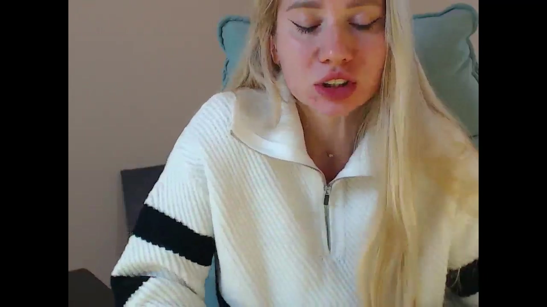 Gallery image thumbnail from Miss_Sylvia's myfreecams stream on, 11/08/2025, 19:35 image 18 of 20