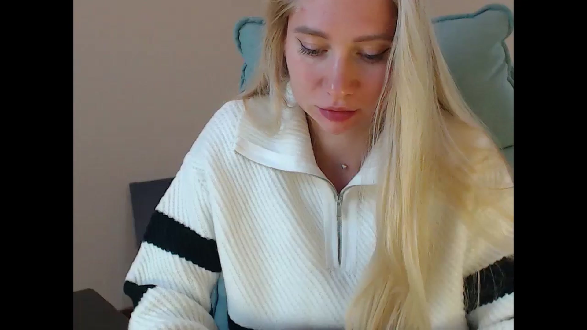 Gallery image thumbnail from Miss_Sylvia's myfreecams stream on, 11/08/2025, 19:35 image 16 of 20