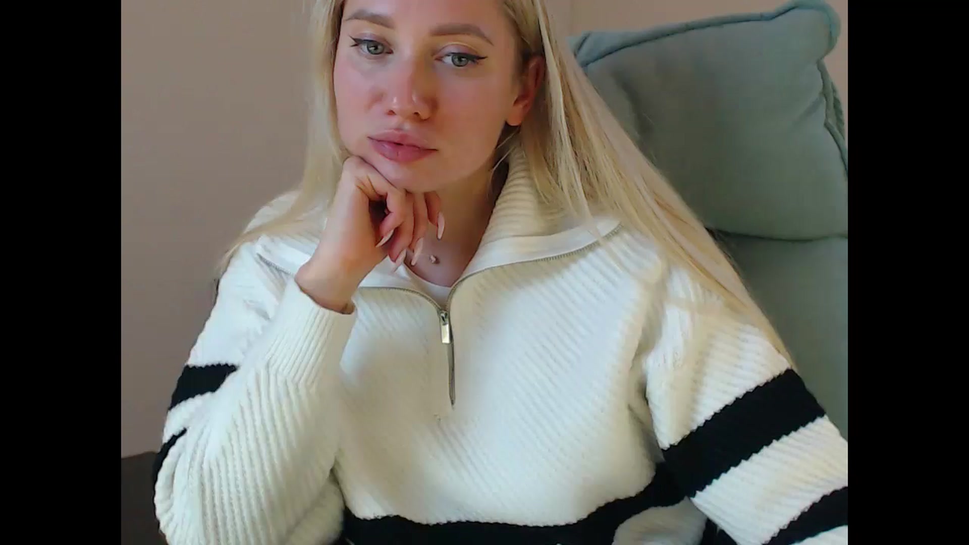 Gallery image thumbnail from Miss_Sylvia's myfreecams stream on, 11/08/2025, 21:24 image 15 of 20