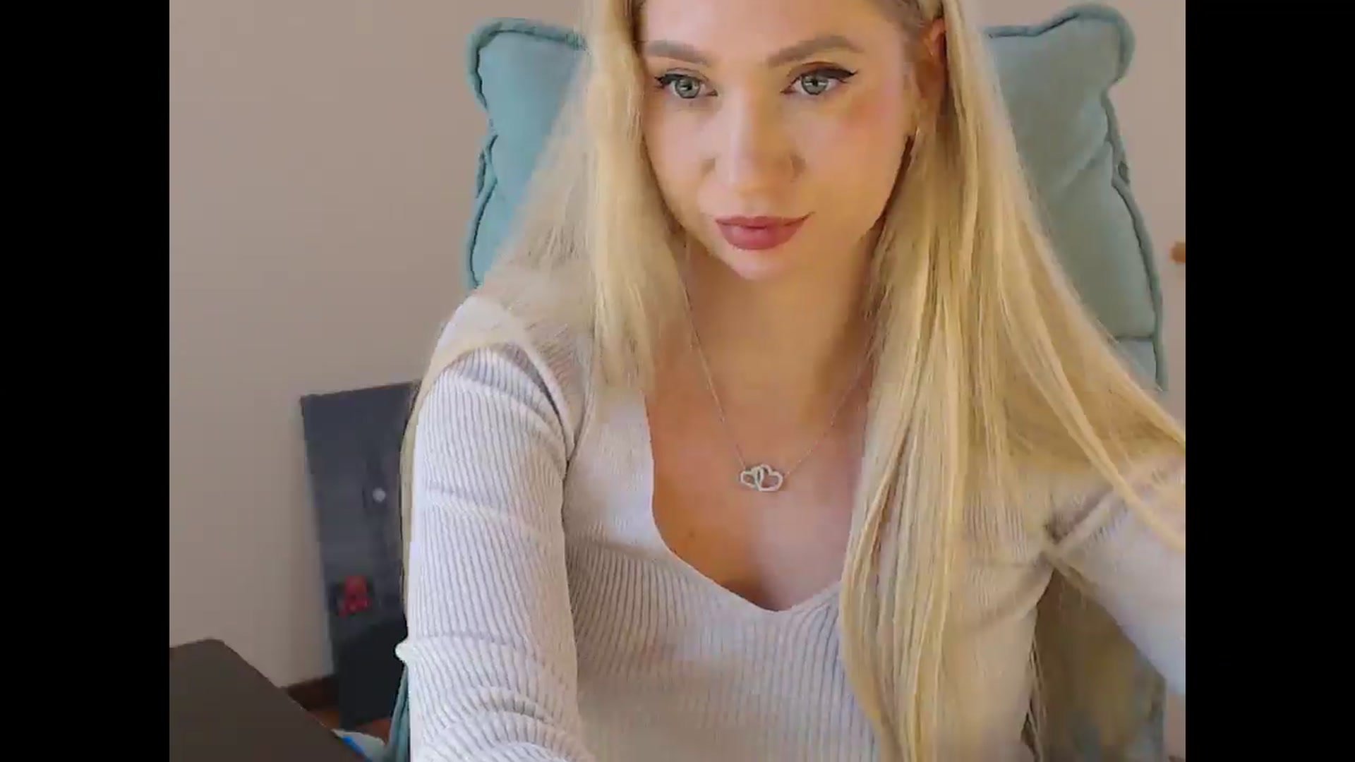 Gallery image thumbnail from Miss_Sylvia's myfreecams stream on, 11/09/2025, 18:42 image 11 of 20