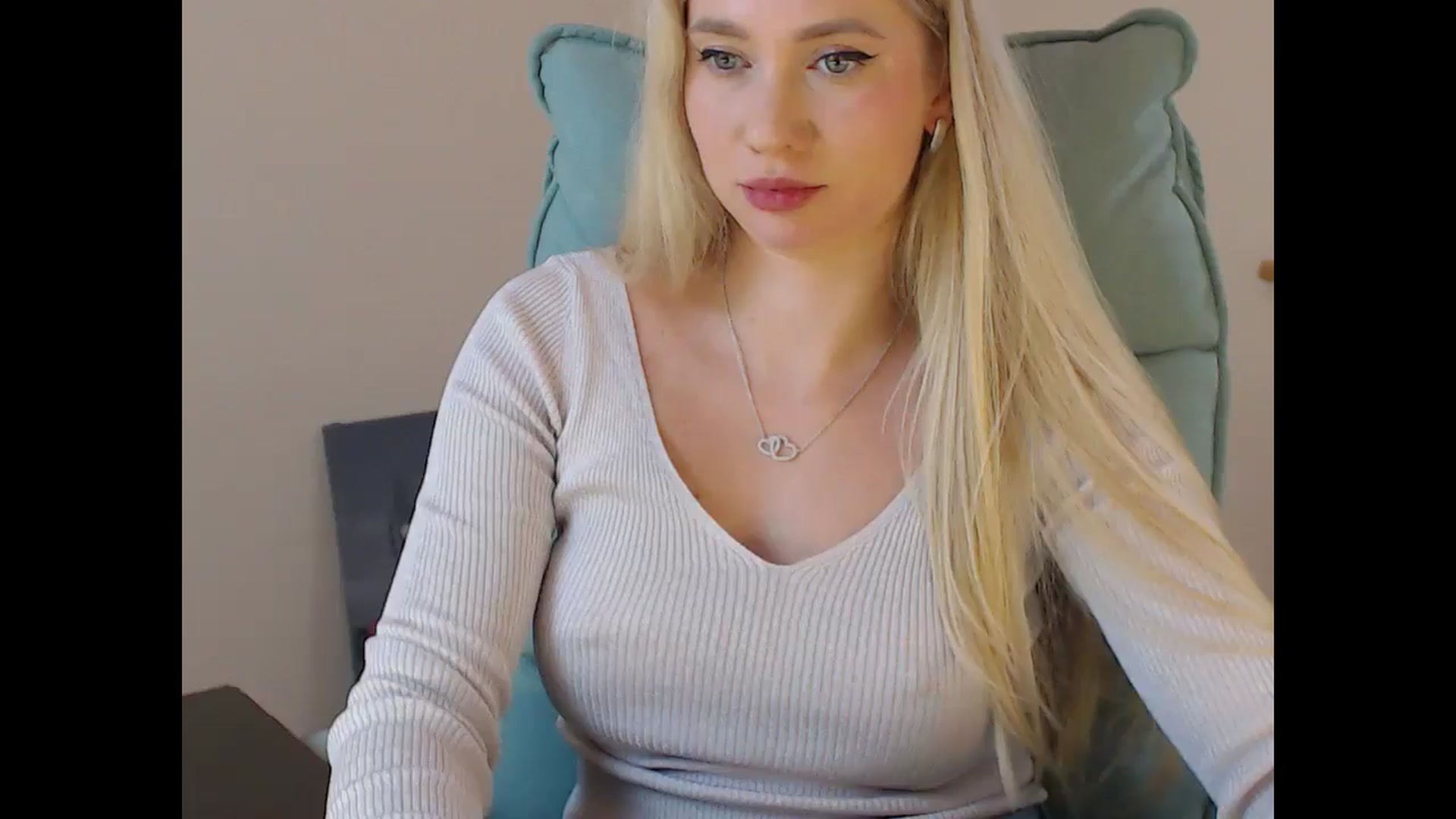 Gallery image thumbnail from Miss_Sylvia's myfreecams stream on, 11/09/2025, 20:10 image 4 of 20
