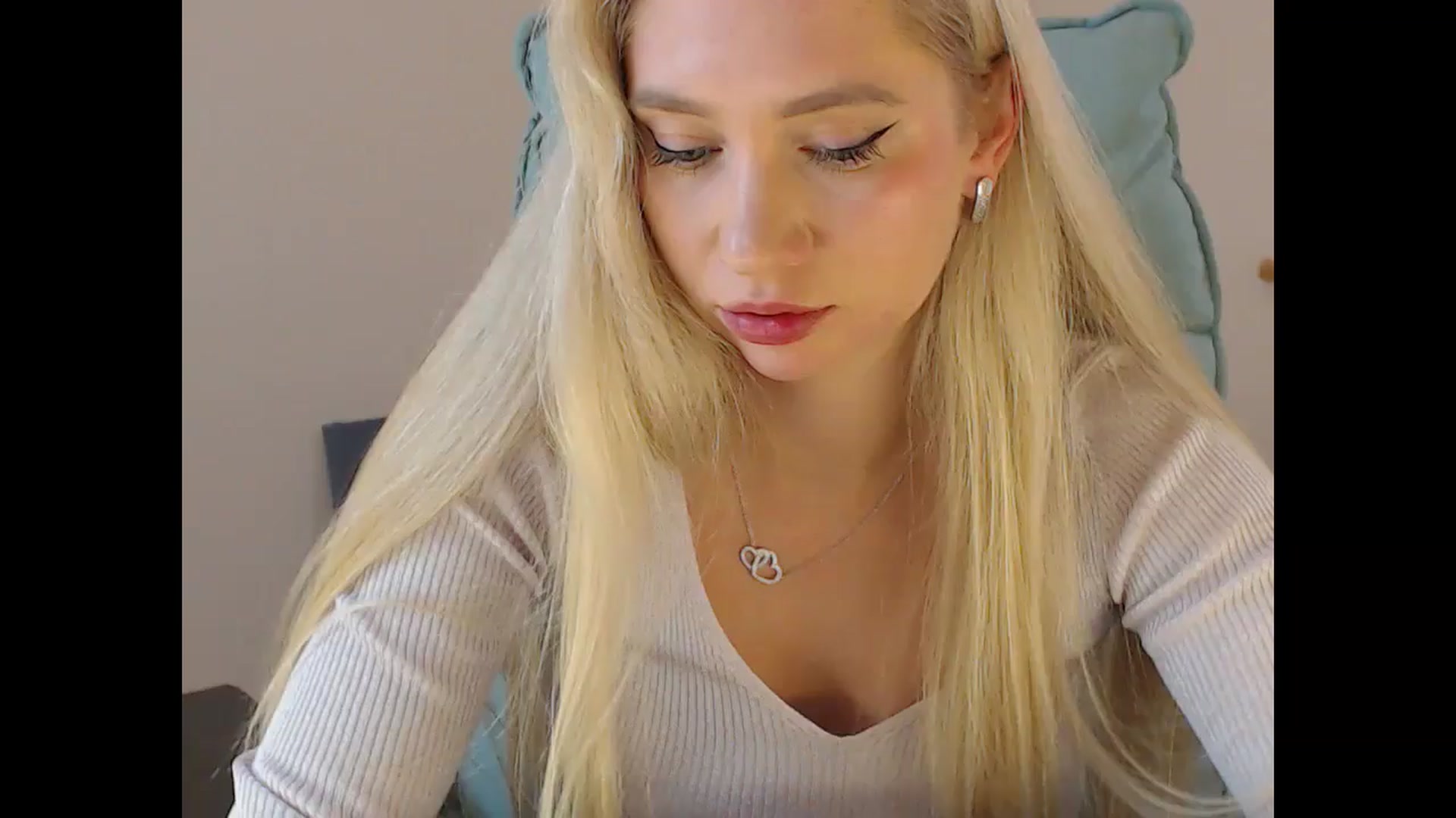 Gallery image thumbnail from Miss_Sylvia's myfreecams stream on, 11/09/2025, 20:10 image 1 of 20