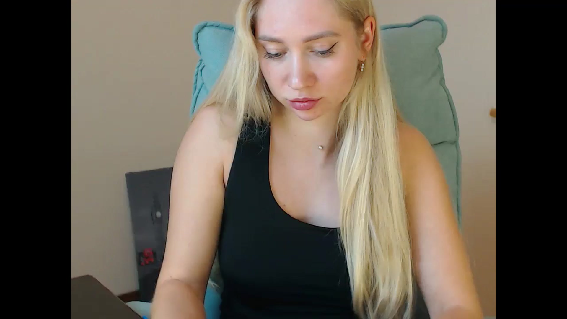 Gallery image thumbnail from Miss_Sylvia's myfreecams stream on, 11/13/2025, 16:35 image 3 of 20