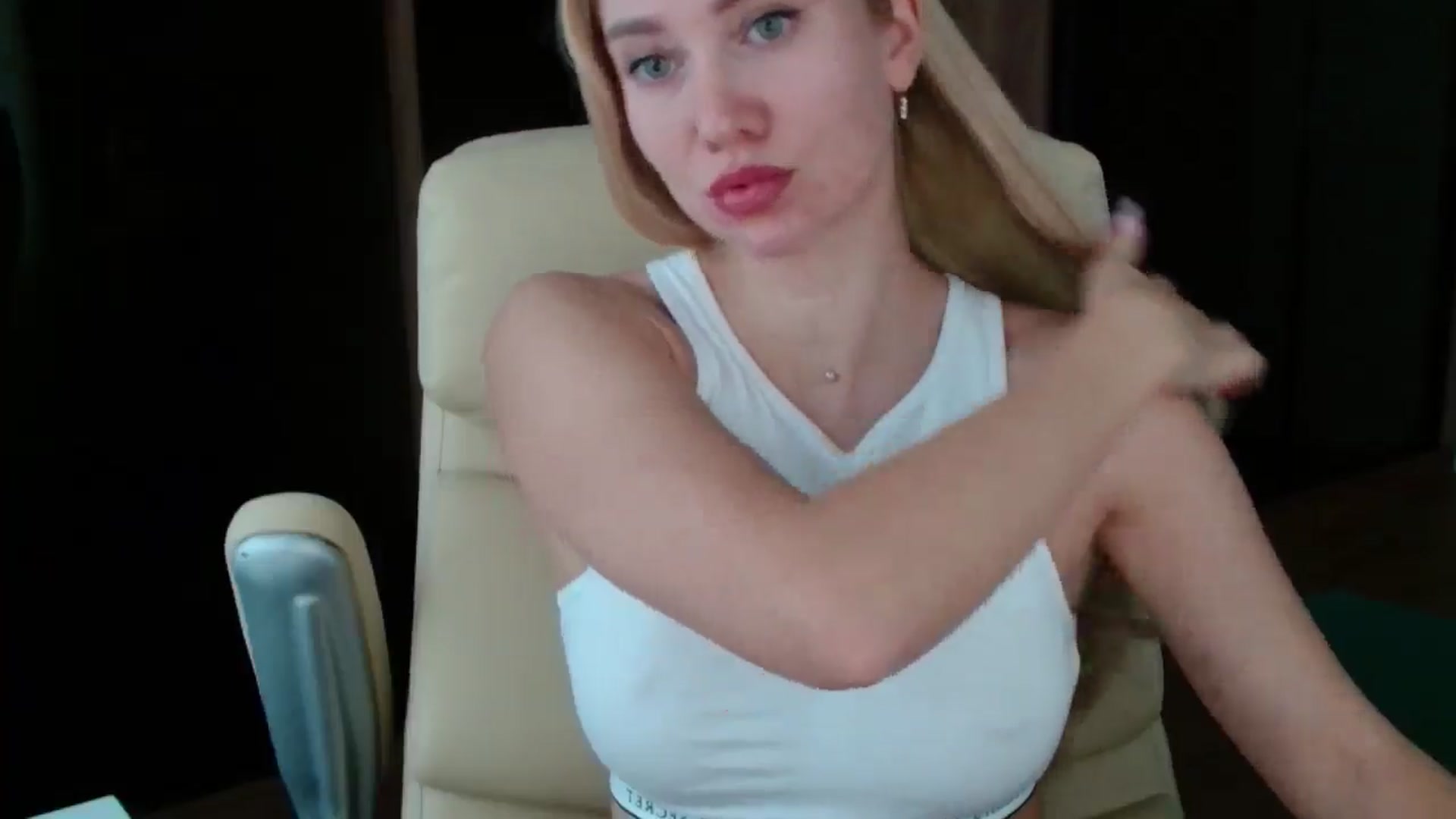 Gallery image thumbnail from Miss_Sylvia's myfreecams stream on, 11/14/2025, 14:00 image 5 of 20