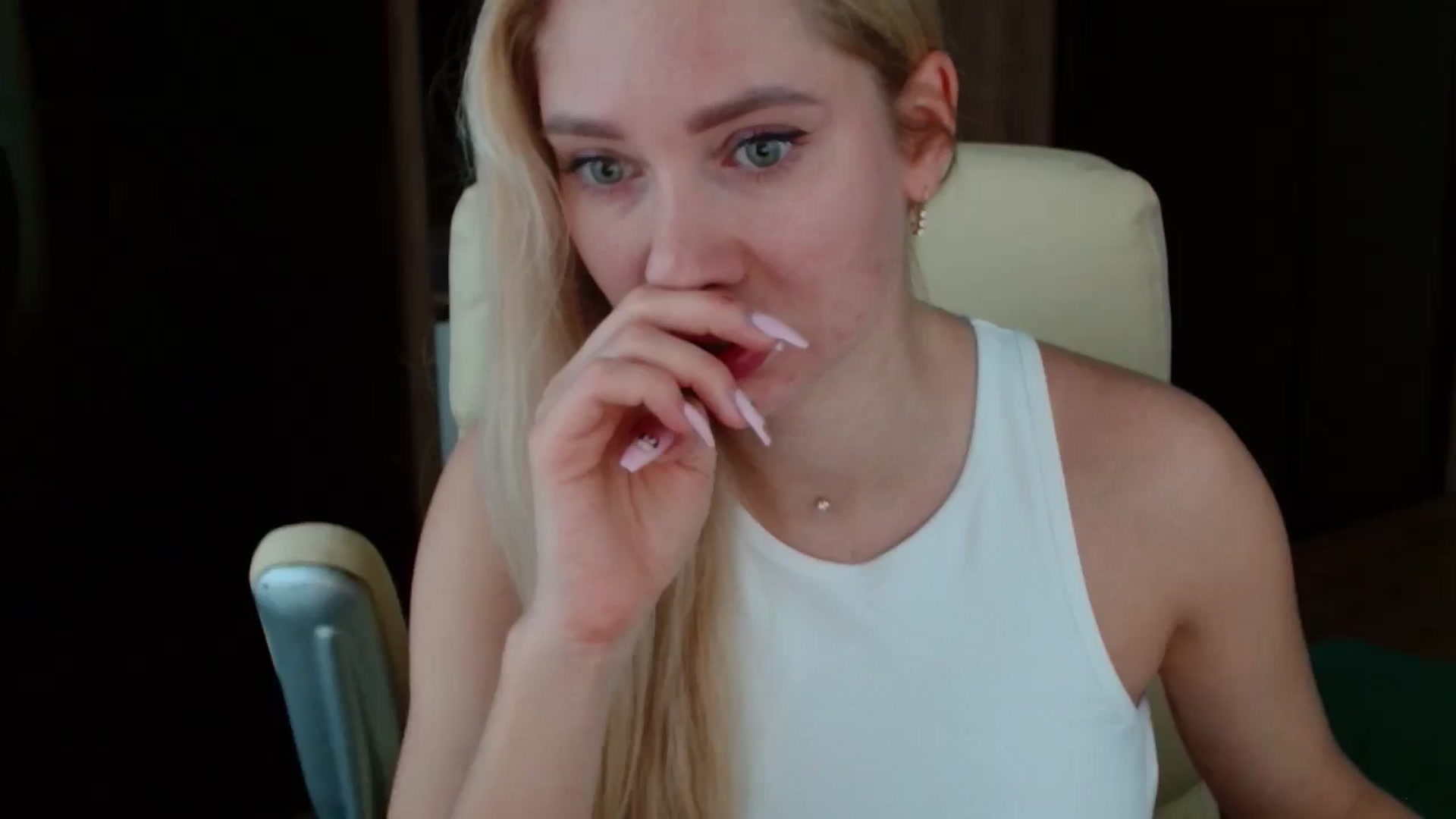 Gallery image thumbnail from Miss_Sylvia's myfreecams stream on, 11/14/2025, 14:00 image 1 of 20