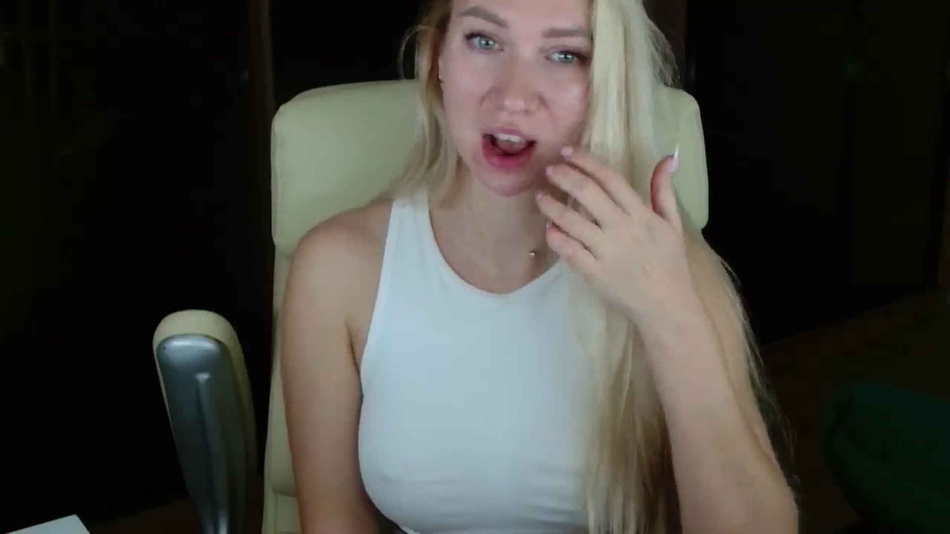 Gallery image thumbnail from Miss_Sylvia's myfreecams stream on, 11/14/2025, 17:20 image 16 of 20