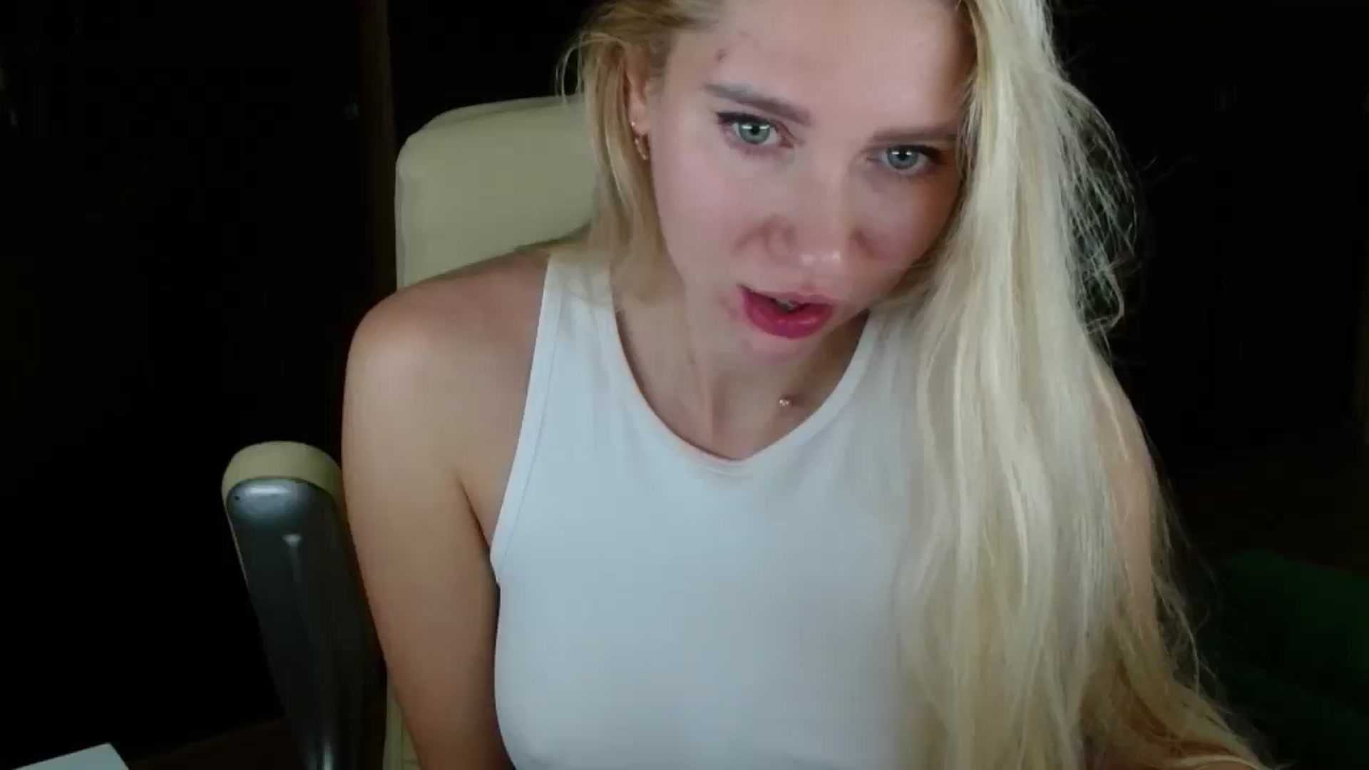 Gallery image thumbnail from Miss_Sylvia's myfreecams stream on, 11/14/2025, 17:20 image 15 of 20