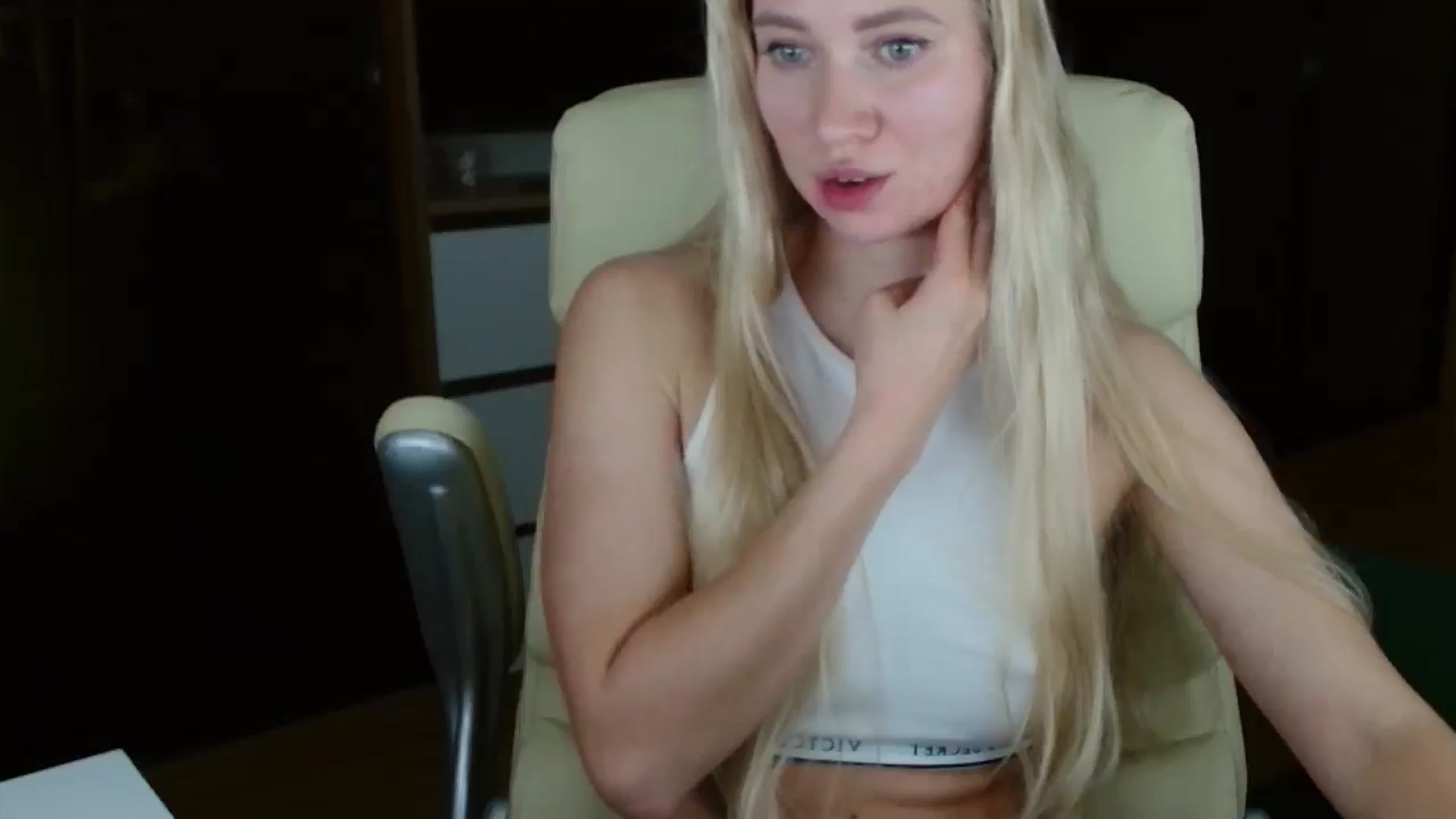 Gallery image thumbnail from Miss_Sylvia's myfreecams stream on, 11/14/2025, 18:42 image 6 of 20