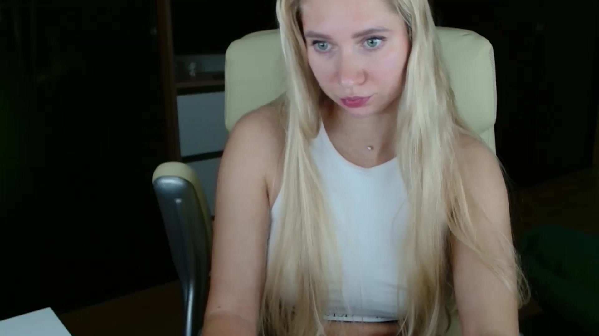 Gallery image thumbnail from Miss_Sylvia's myfreecams stream on, 11/14/2025, 18:42 image 5 of 20