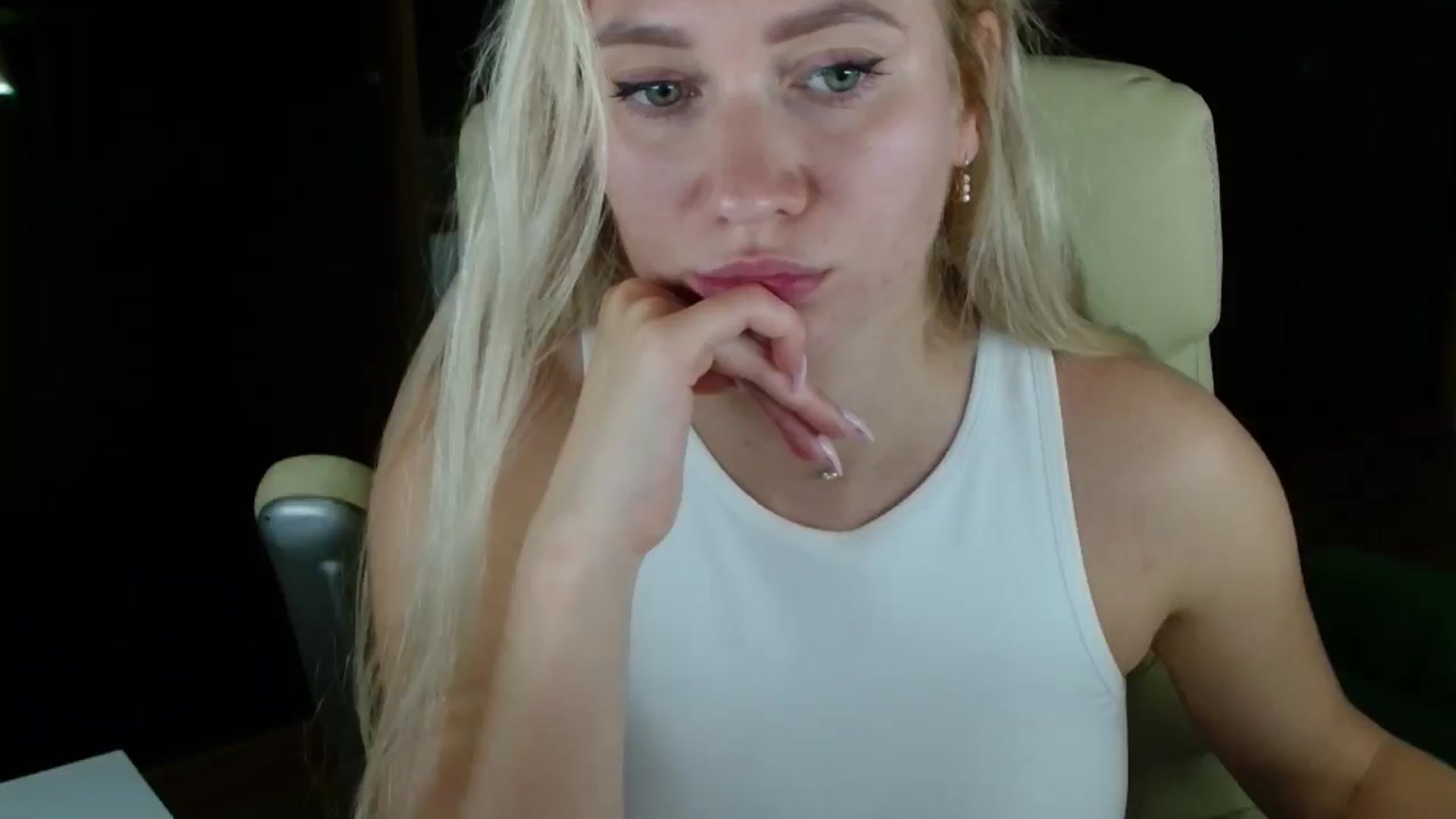 Gallery image thumbnail from Miss_Sylvia's myfreecams stream on, 11/14/2025, 18:42 image 1 of 20