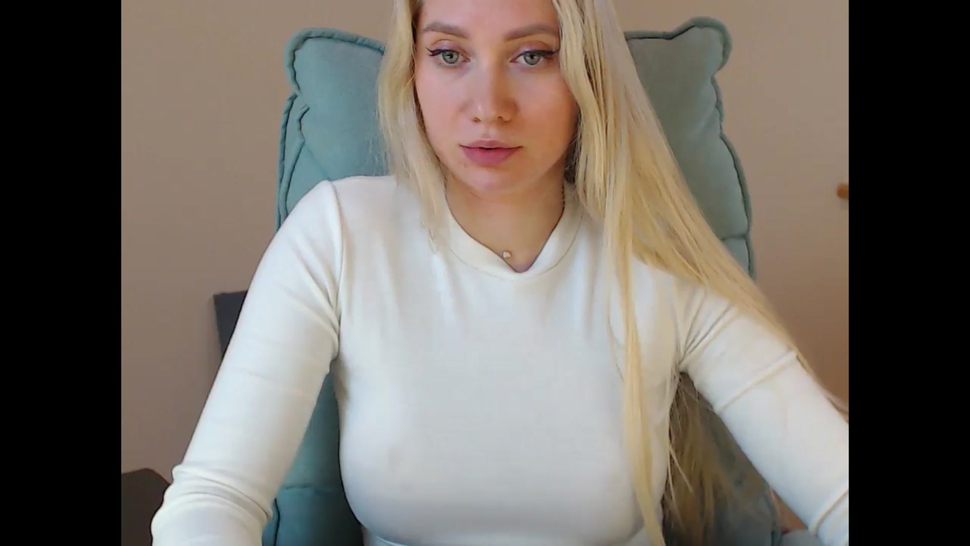 Gallery image thumbnail from Miss_Sylvia's myfreecams stream on, 11/16/2025, 19:30 image 19 of 20