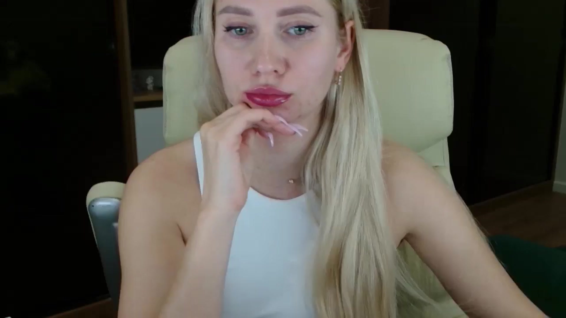 Gallery image thumbnail from Miss_Sylvia's myfreecams stream on, 11/17/2025, 17:14 image 1 of 20