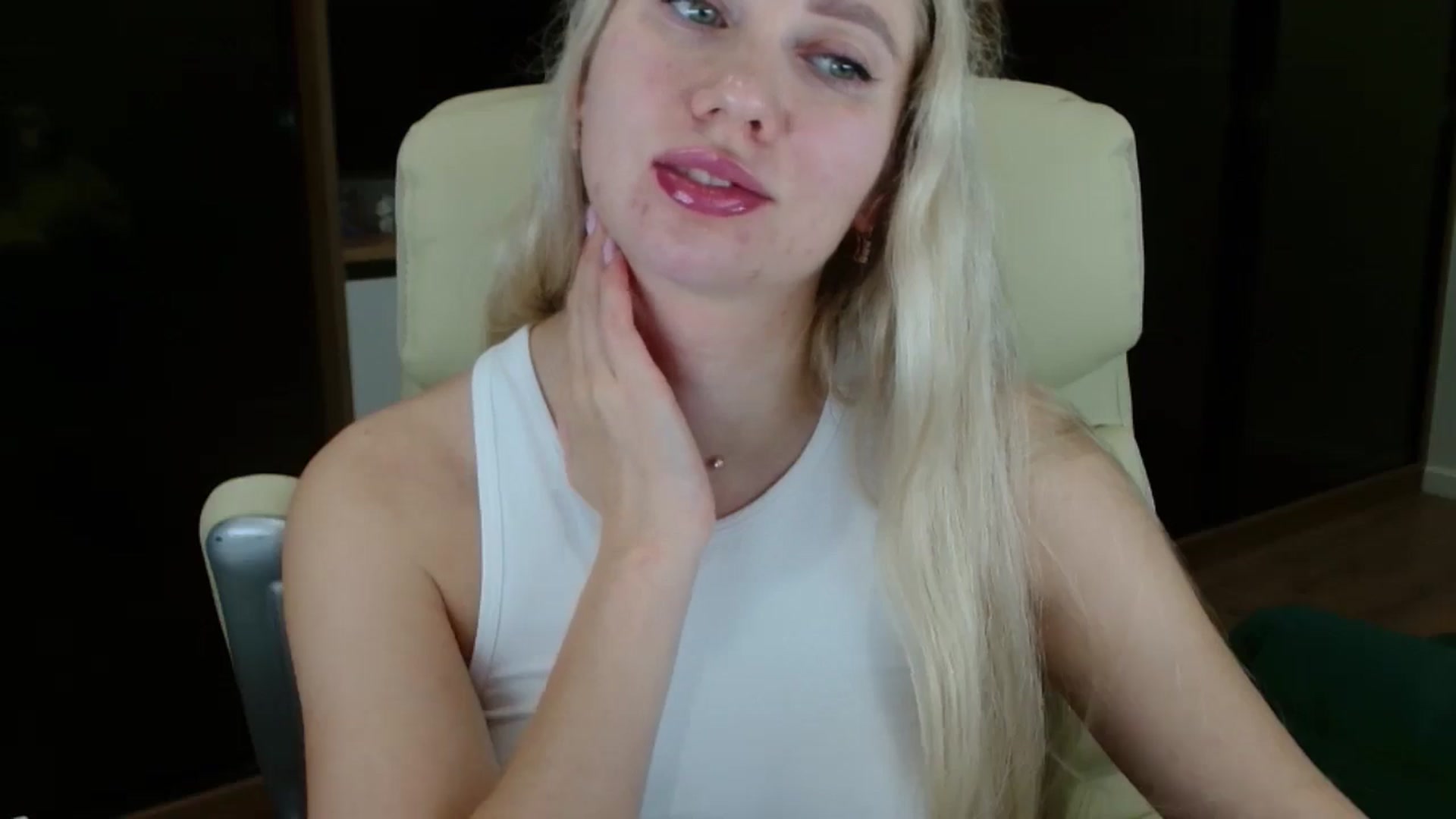 Gallery image thumbnail from Miss_Sylvia's myfreecams stream on, 11/17/2025, 17:14 image 7 of 20