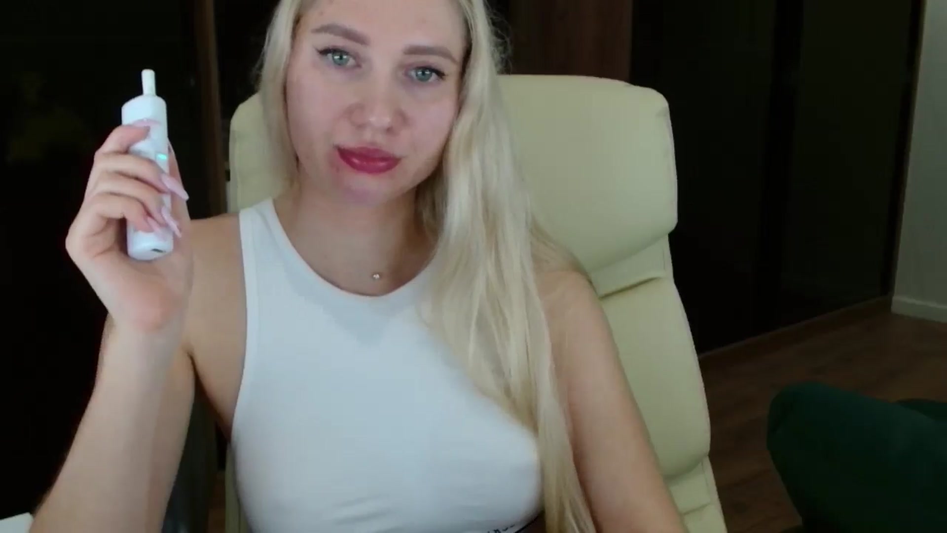 Gallery image thumbnail from Miss_Sylvia's myfreecams stream on, 11/17/2025, 17:14 image 15 of 20