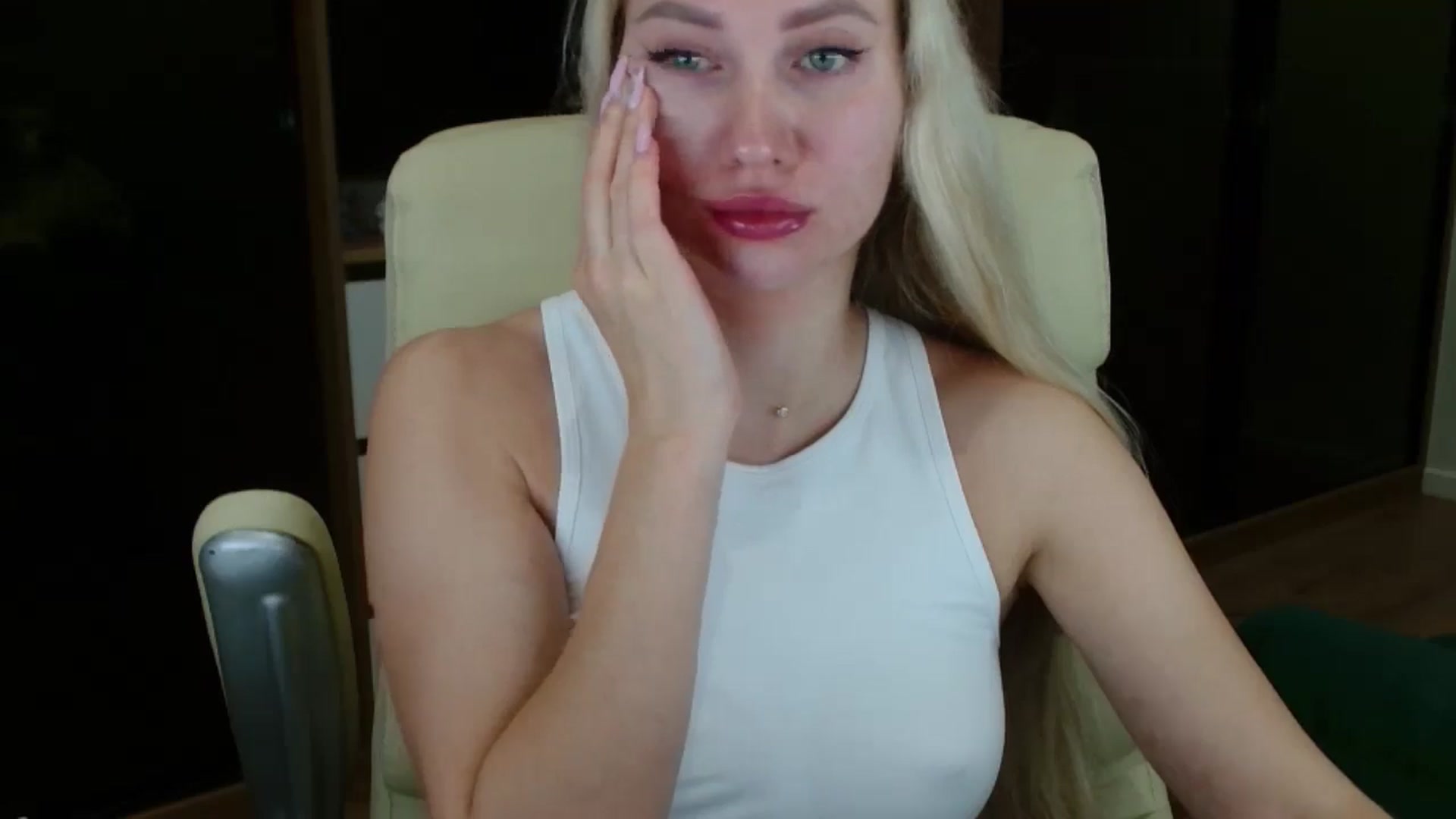 Gallery image thumbnail from Miss_Sylvia's myfreecams stream on, 11/17/2025, 17:14 image 12 of 20