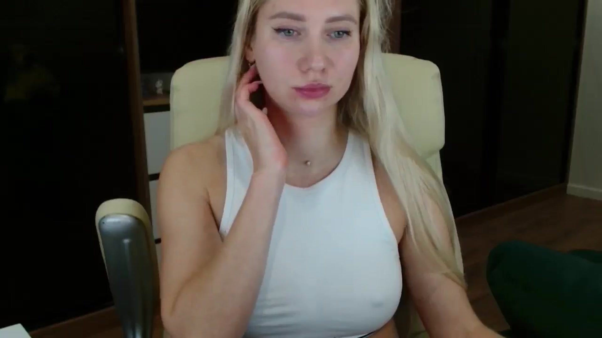 Gallery image thumbnail from Miss_Sylvia's myfreecams stream on, 11/17/2025, 19:26 image 17 of 20