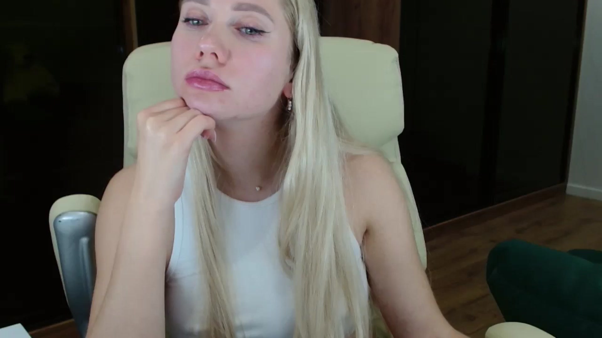 Gallery image thumbnail from Miss_Sylvia's myfreecams stream on, 11/17/2025, 19:26 image 8 of 20
